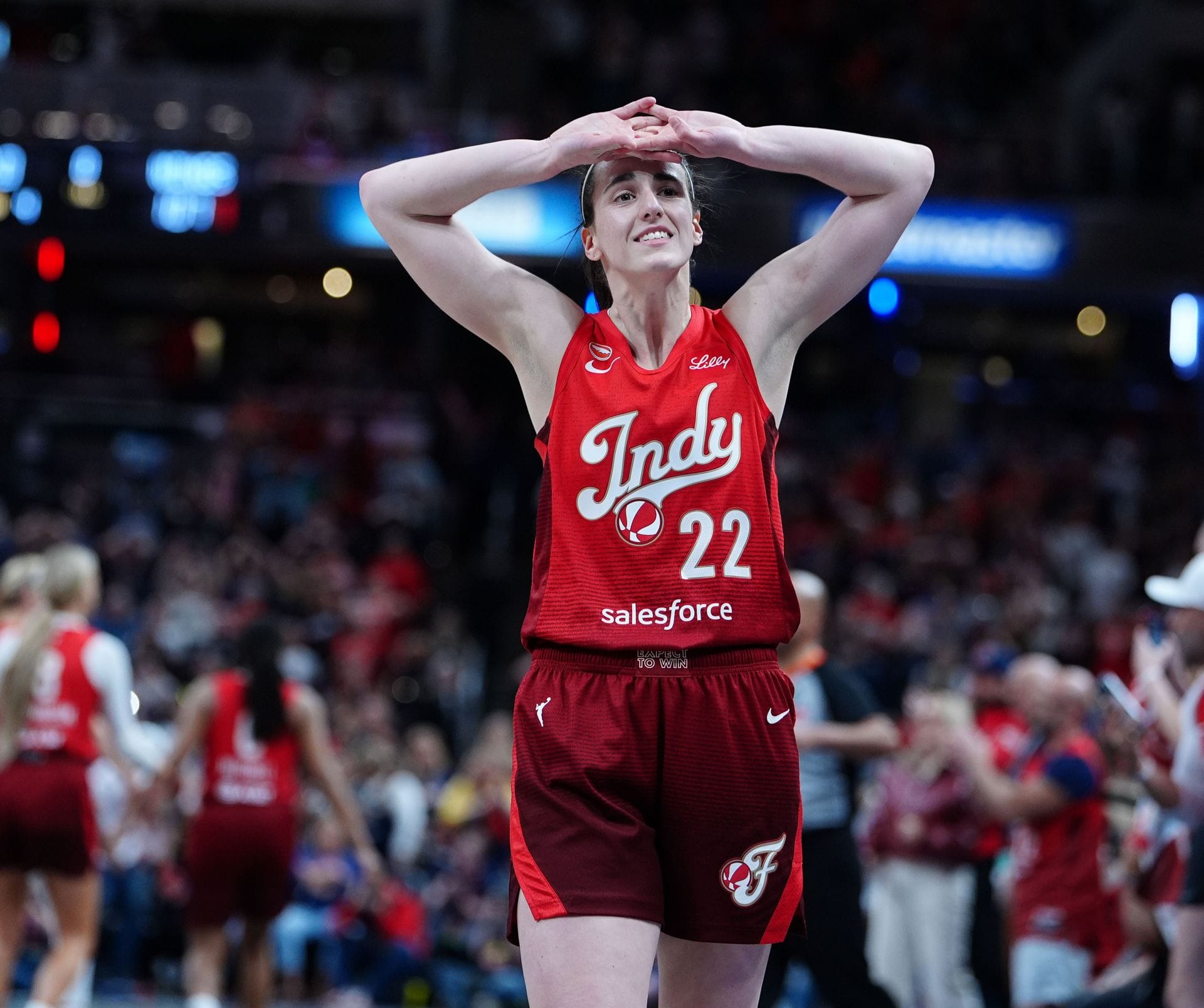 "CC just had the loudest brick of all time", "She doesn’t have clutch gene" - WNBA Fans Erupt as Caitlin Clark’s Missed 3 Seals Fever Loss vs Wings