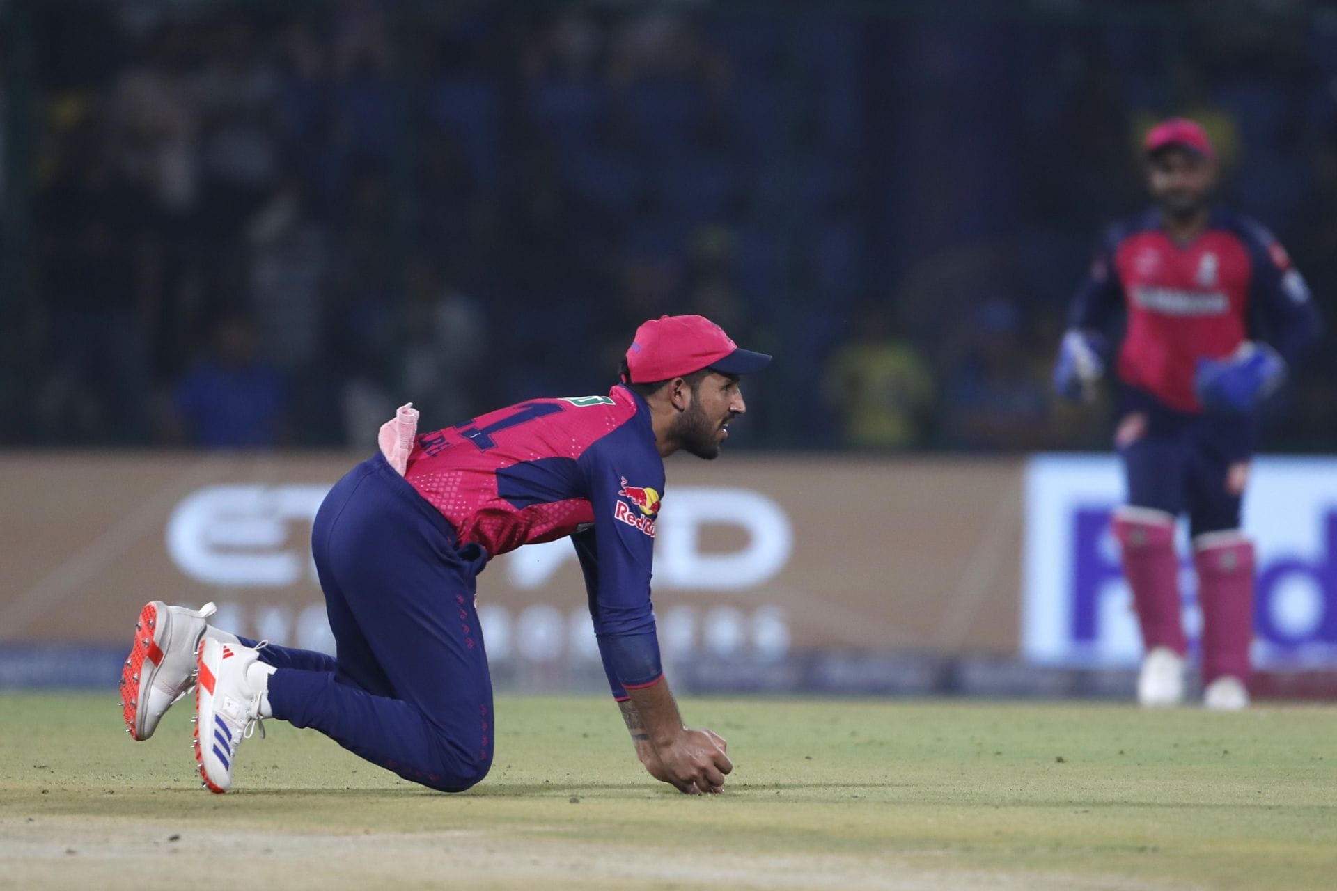 Dhruv Jurel takes a sharp catch as Jofra Archer removes Rohit Sharma for a duck in MI vs RR IPL 2026 match [Watch]