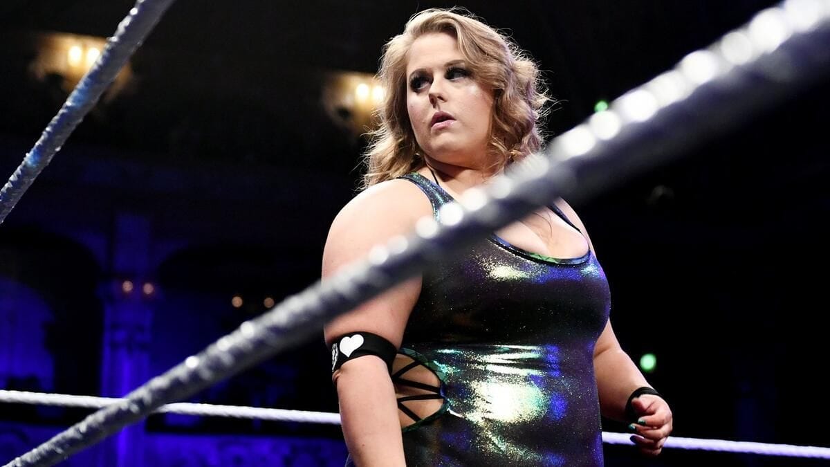 "Sucks a**" - WWE star defends Piper Niven after online altercation