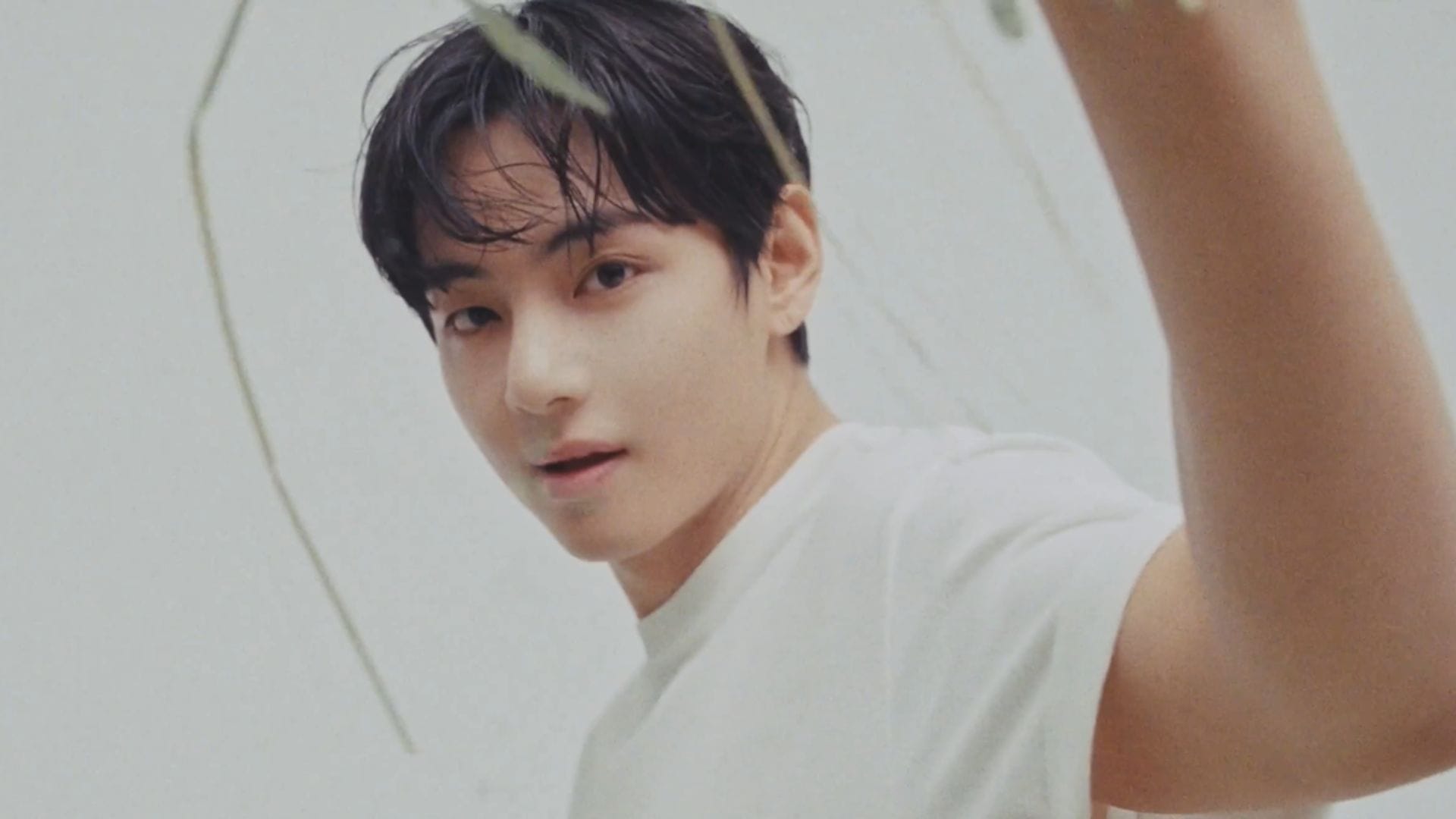 "Looks absolutely stunning"- Fans react after BTS' Taehyung appears in new Snow Peak promotional video