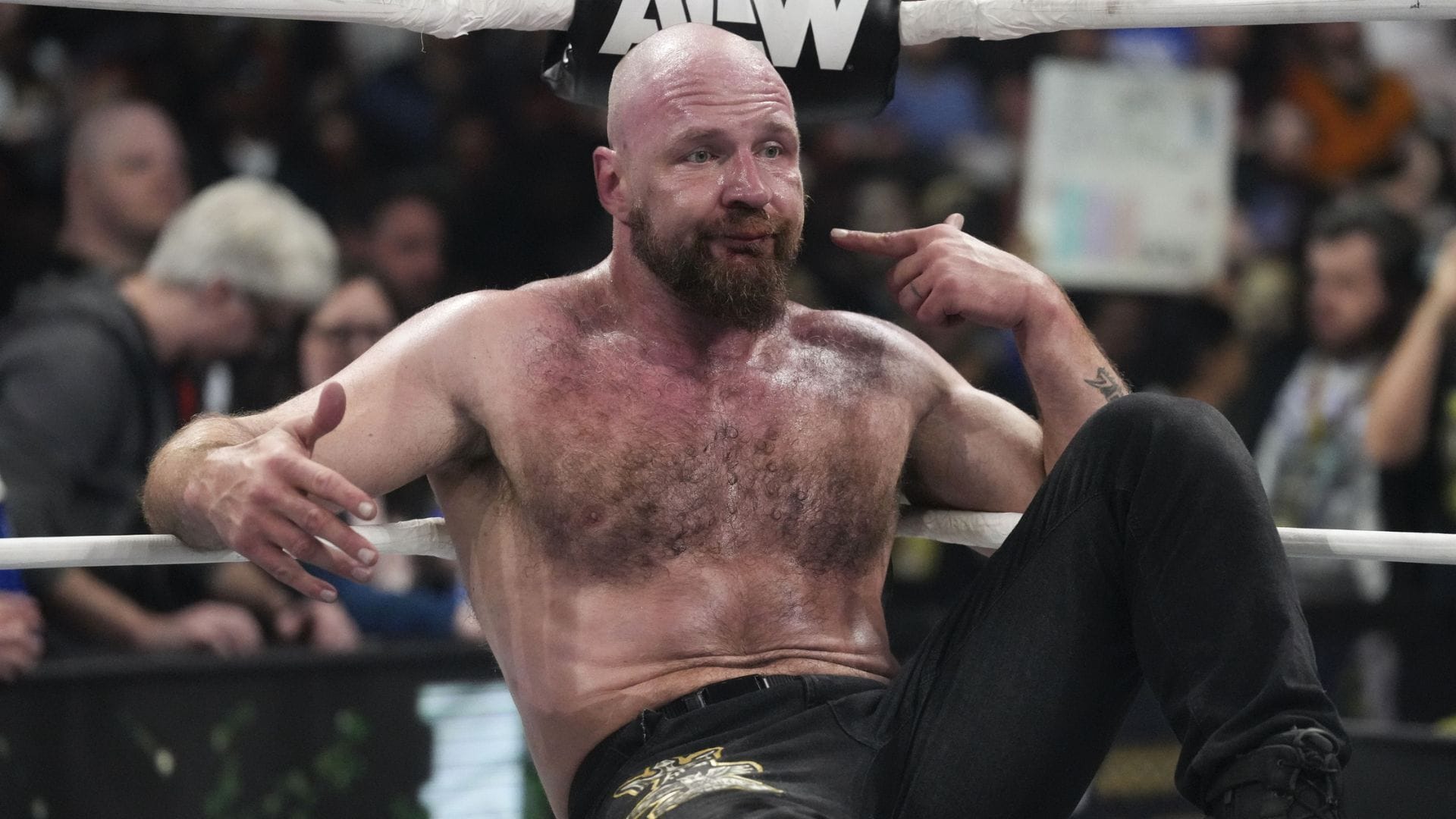 Jon Moxley bites his opponent in absolutely gruesome spot; chokes him out on AEW Dynamite