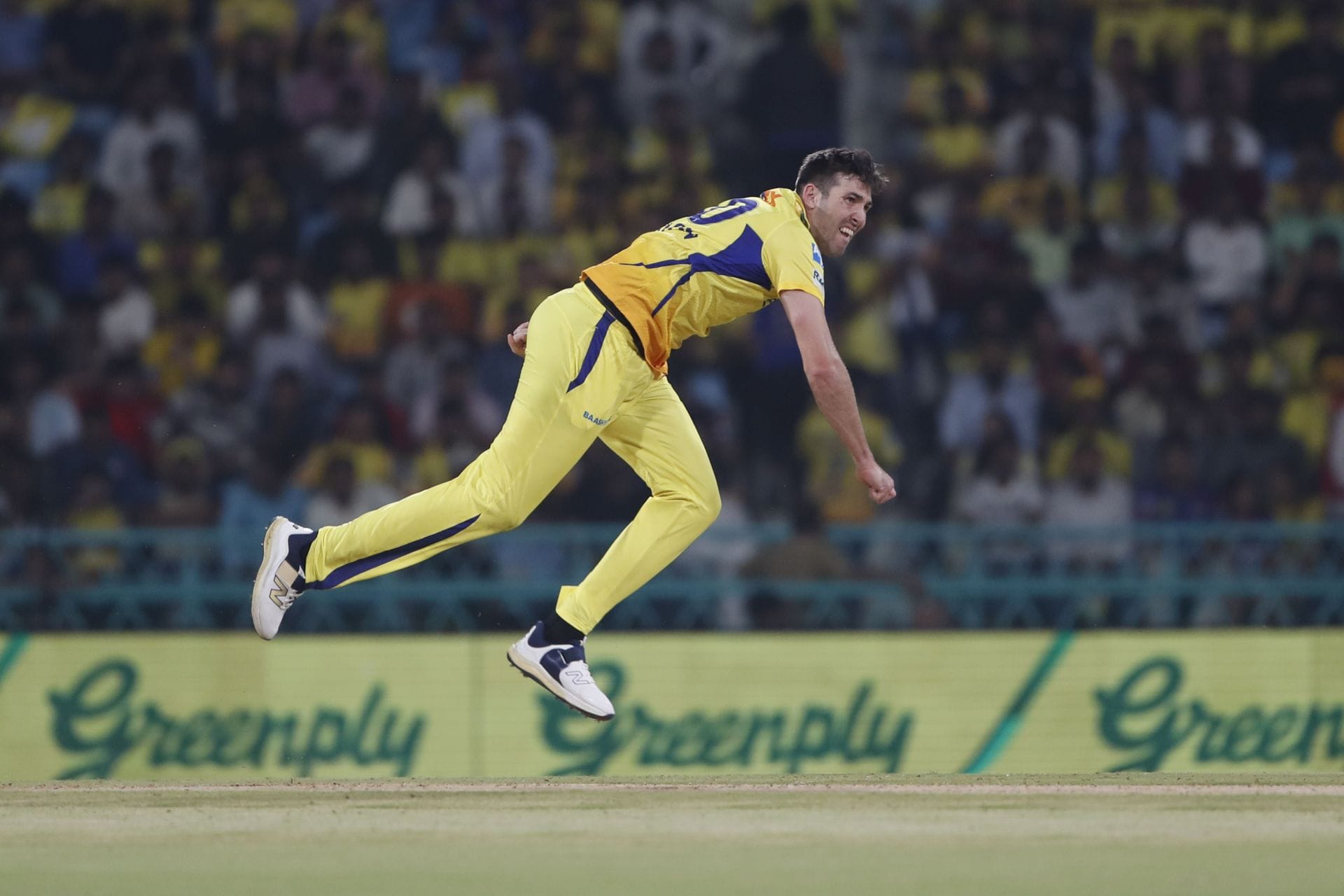 Jamie Overton dismisses Josh Inglis and Rishabh Pant in same over to help CSK fight back against LSG in IPL 2026 match [Watch]