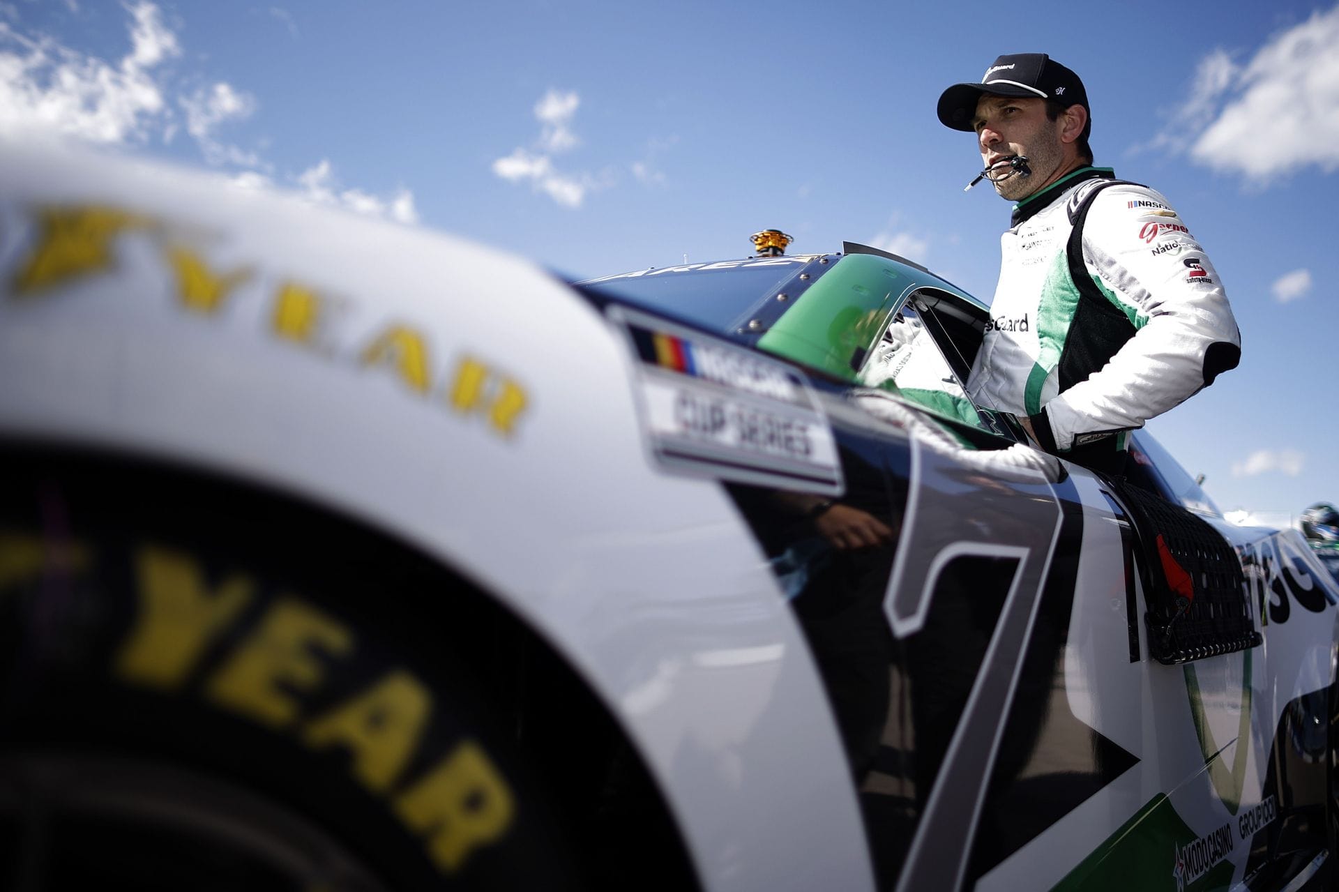 “How dumb”: Fans slam NASCAR following Daniel Suarez’s tire dilemma during Texas practice