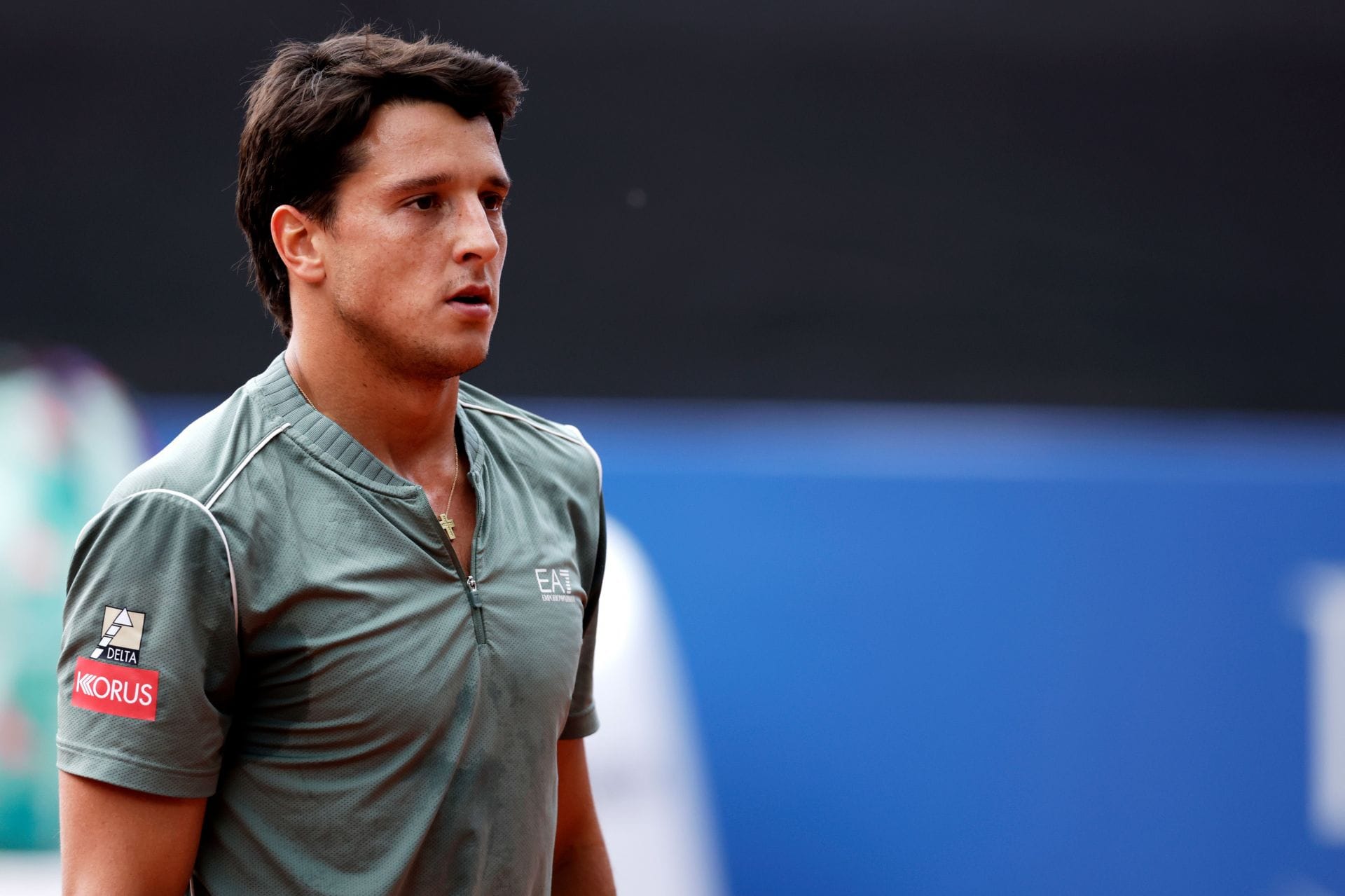 WATCH: Luciano Darderi has heated mid-match argument with rowdy fan, umpire forced to step in at French Open 