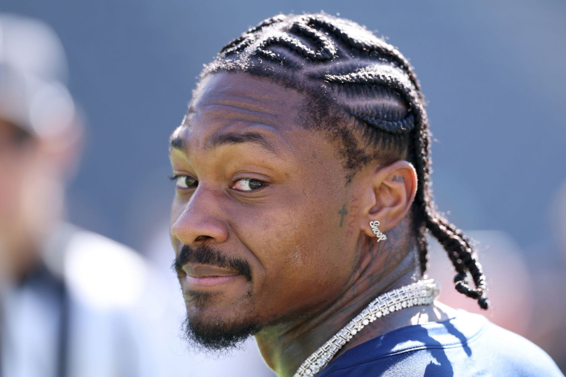 "Worst pushups ever," "he's barely doing anything": NFL fans mock Stefon Diggs’ workout routine as ex-Patriots WR prepares for 2026 season 