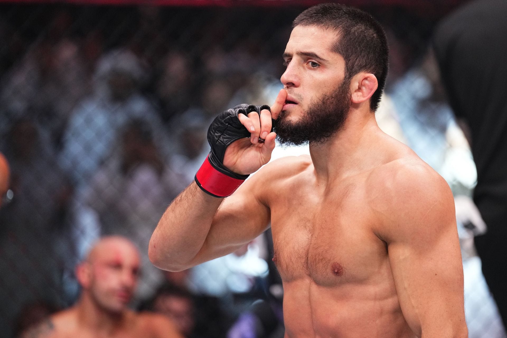 Islam Makhachev shares four-word reaction after Carlos Prates' brutal win over Jack Della Maddalena 