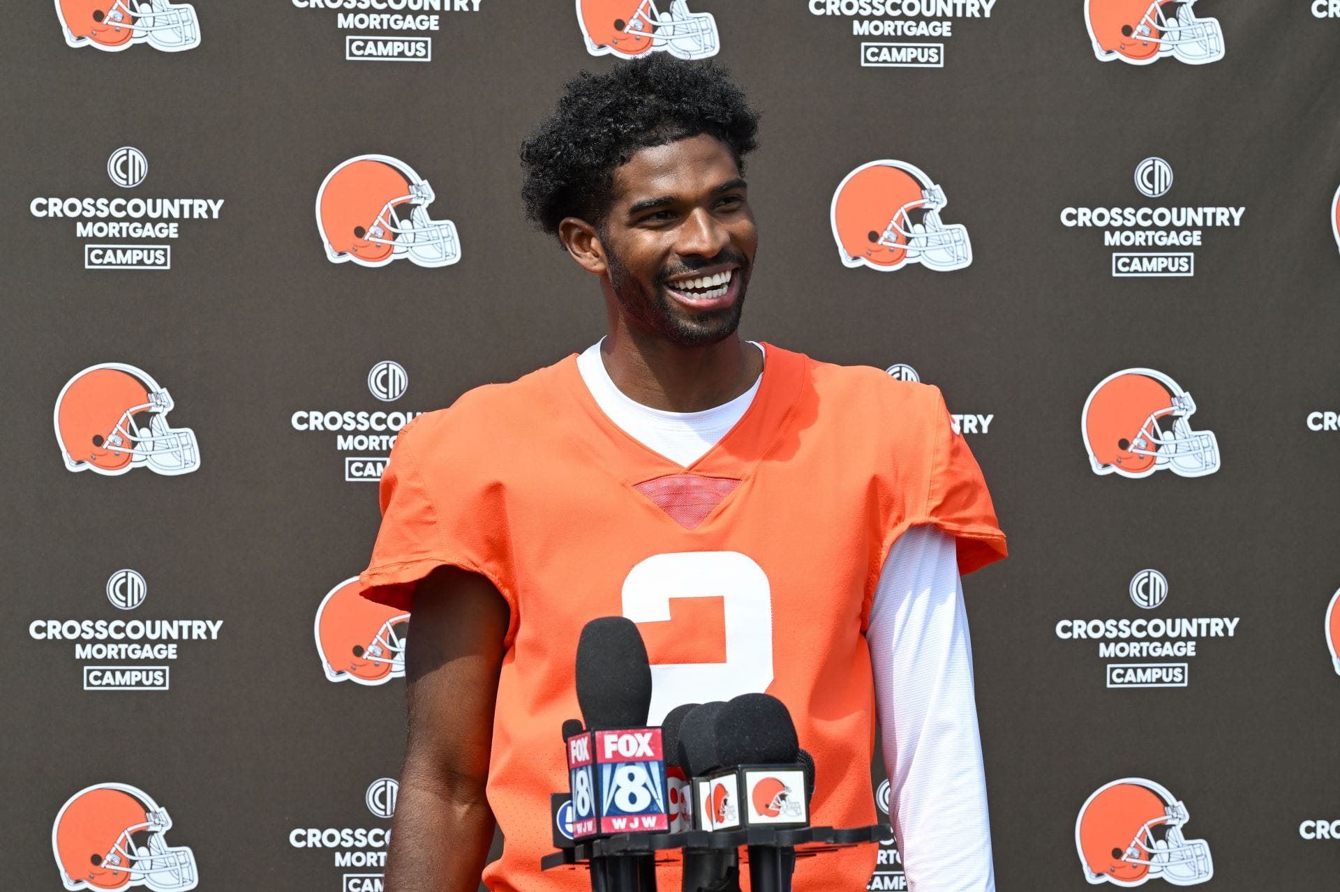“Maybe he can help his brother with bankruptcy”: NFL fans react as Shedeur Sanders breaks Tom Brady's record with $17,712,015 million NFLPA payout