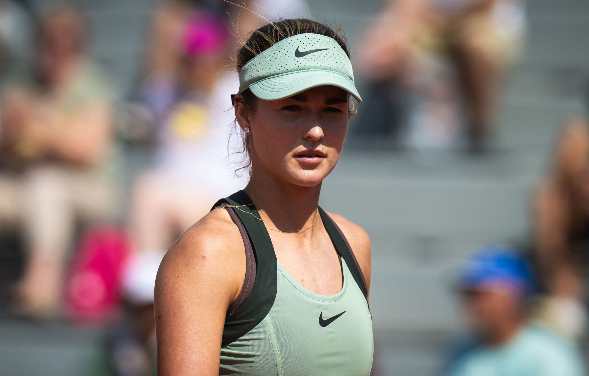 "Anna Kalinskaya is dirty" - New handshake controversy rocks French Open as fans accuse Russian of faking MTO in 3R win