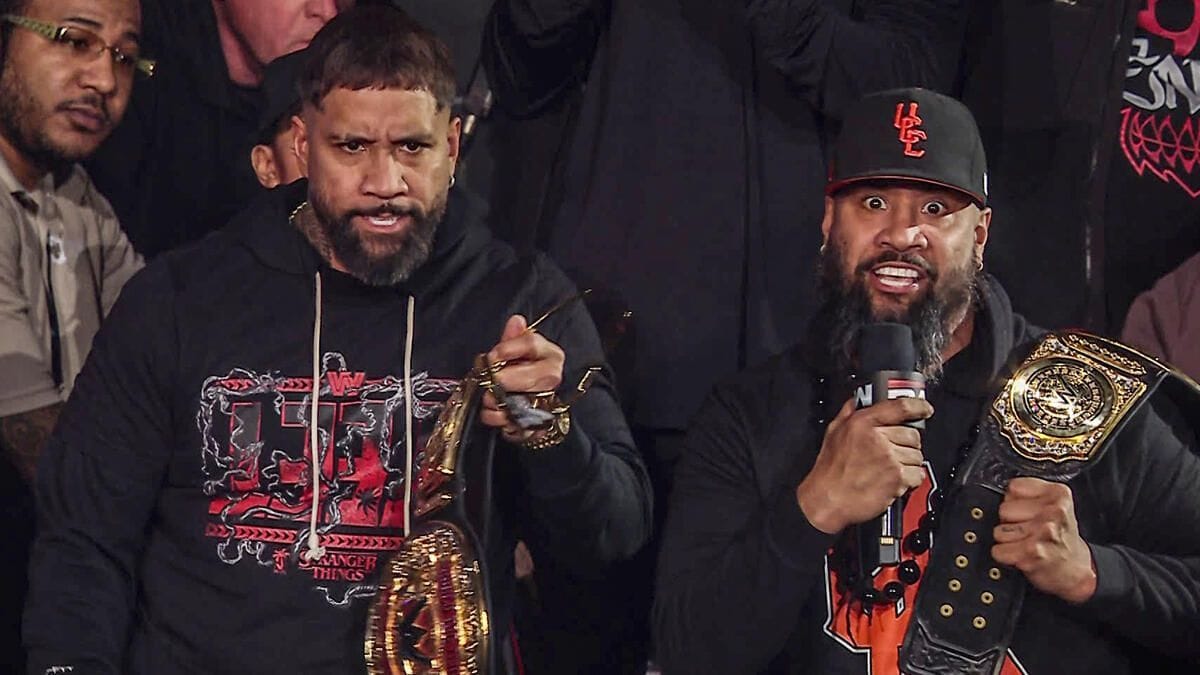 Popular WWE Superstar calls out The Usos for recent error