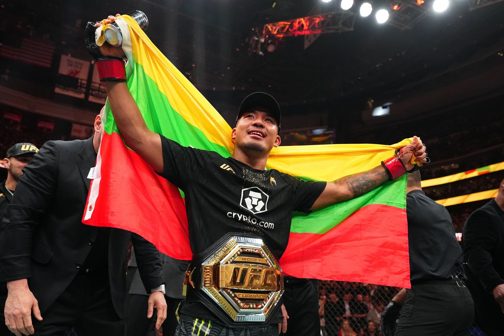Ex-UFC champions slam referee decision after Joshua Van beats Tatsuro Taira