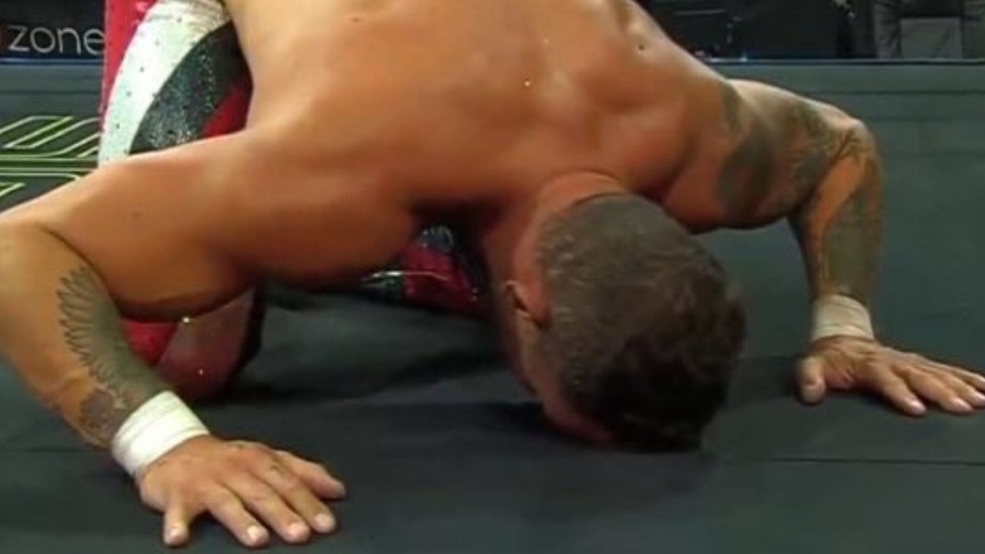 "I almost d*ed in a hotel room" - Ex-WWE star makes heartbreaking reveal