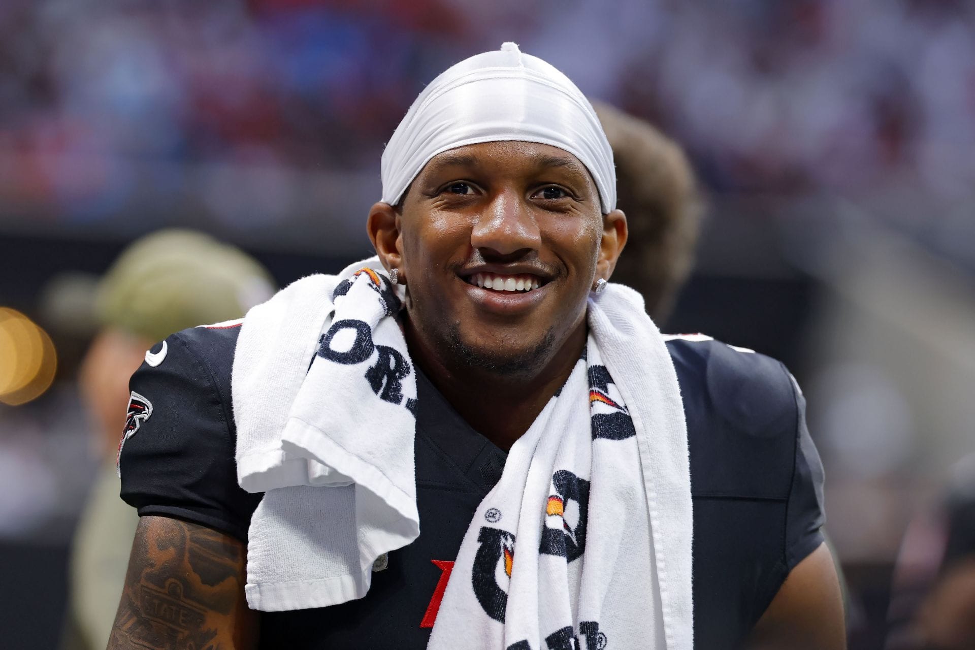 "Got some BS on his head," "Wolfing on your wedding is nuts": NFL fans mock Michael Penix Jr. over no-durag look from photoshoot