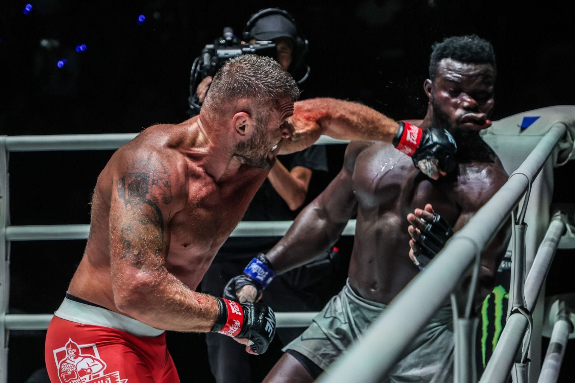 "His lips were flying" - Anatoly Malykhin fires back at Reug Reug's claims of an iron chin
