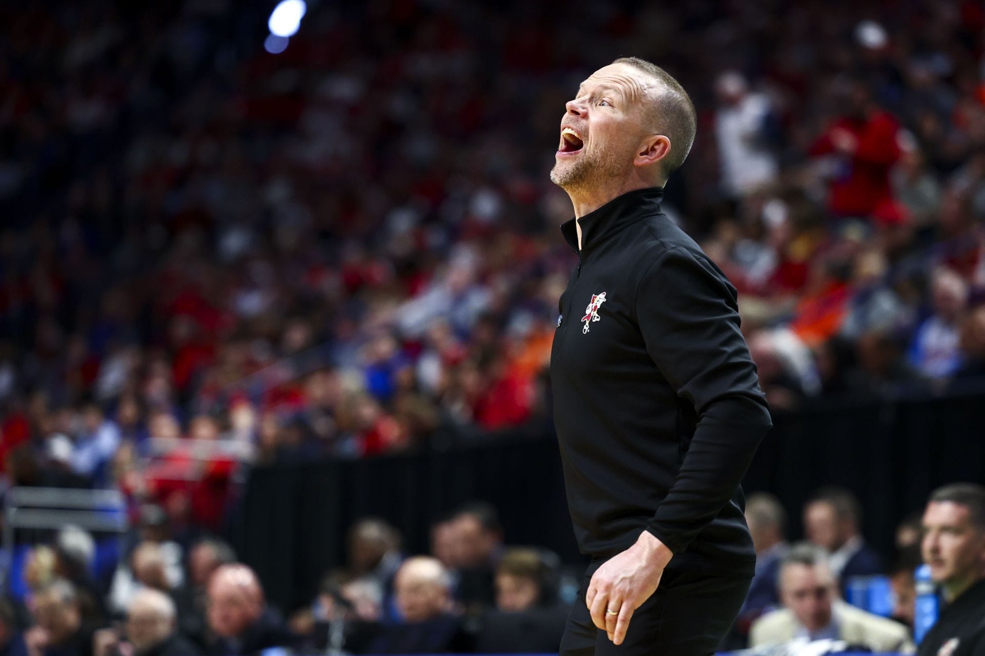 “They just keep stacking dudes,” “Waste of talent”: College hoops fans react as Obinna Ekezie Jr. commits to Pat Kelsey’s Louisville