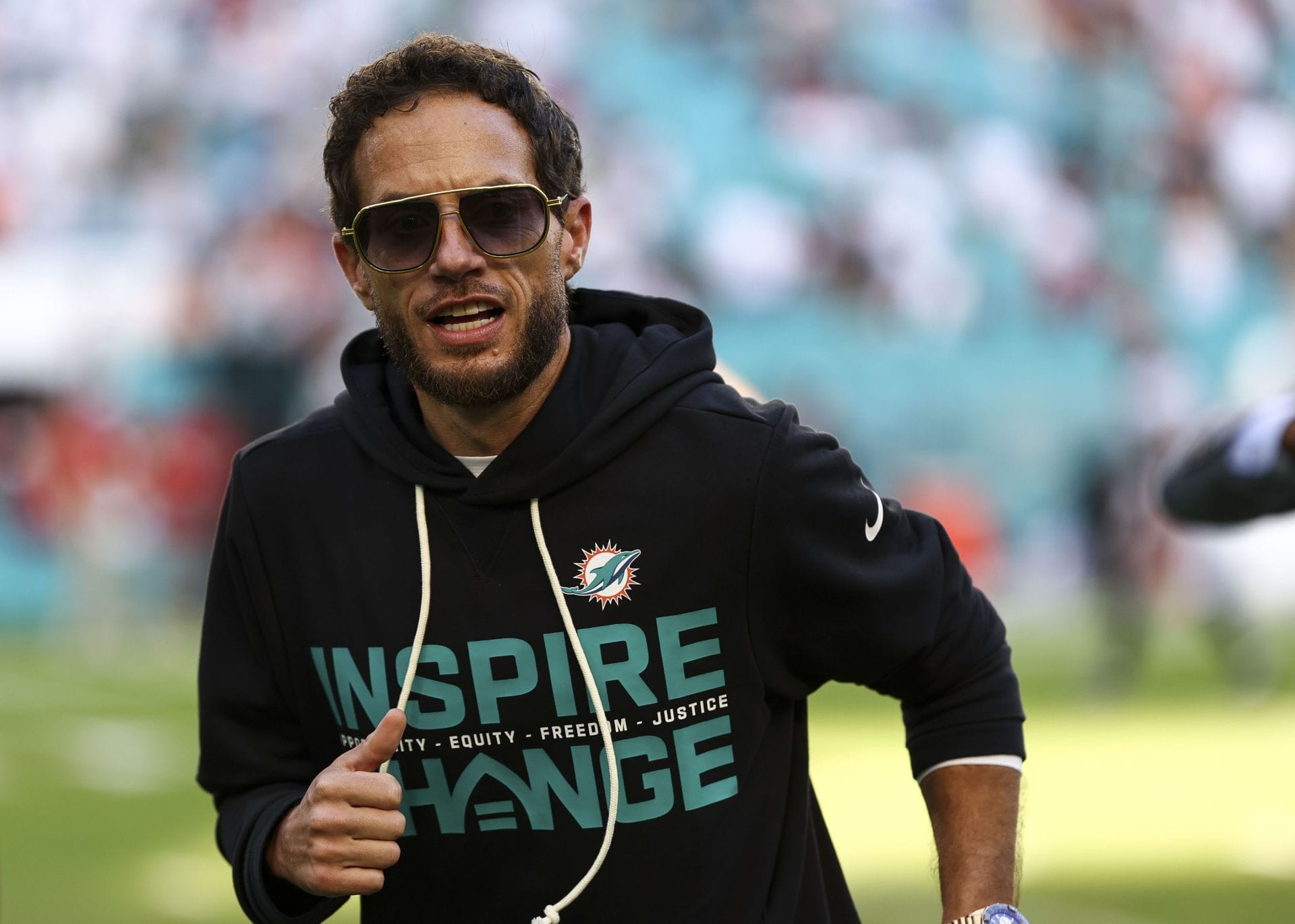 “NFL cowered to Donald Trump”: Insider blasts Mike McDaniel's inclusion in league’s revamped accelerator program