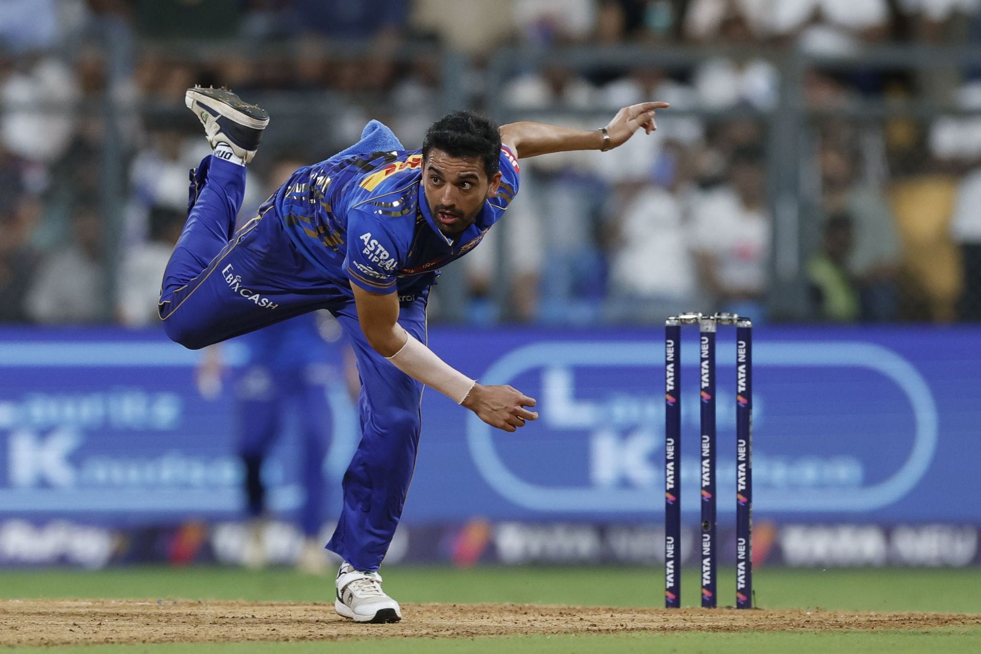 Deepak Chahar sends back in-form Vaibhav Suryavanshi for 4 in MI vs RR ...