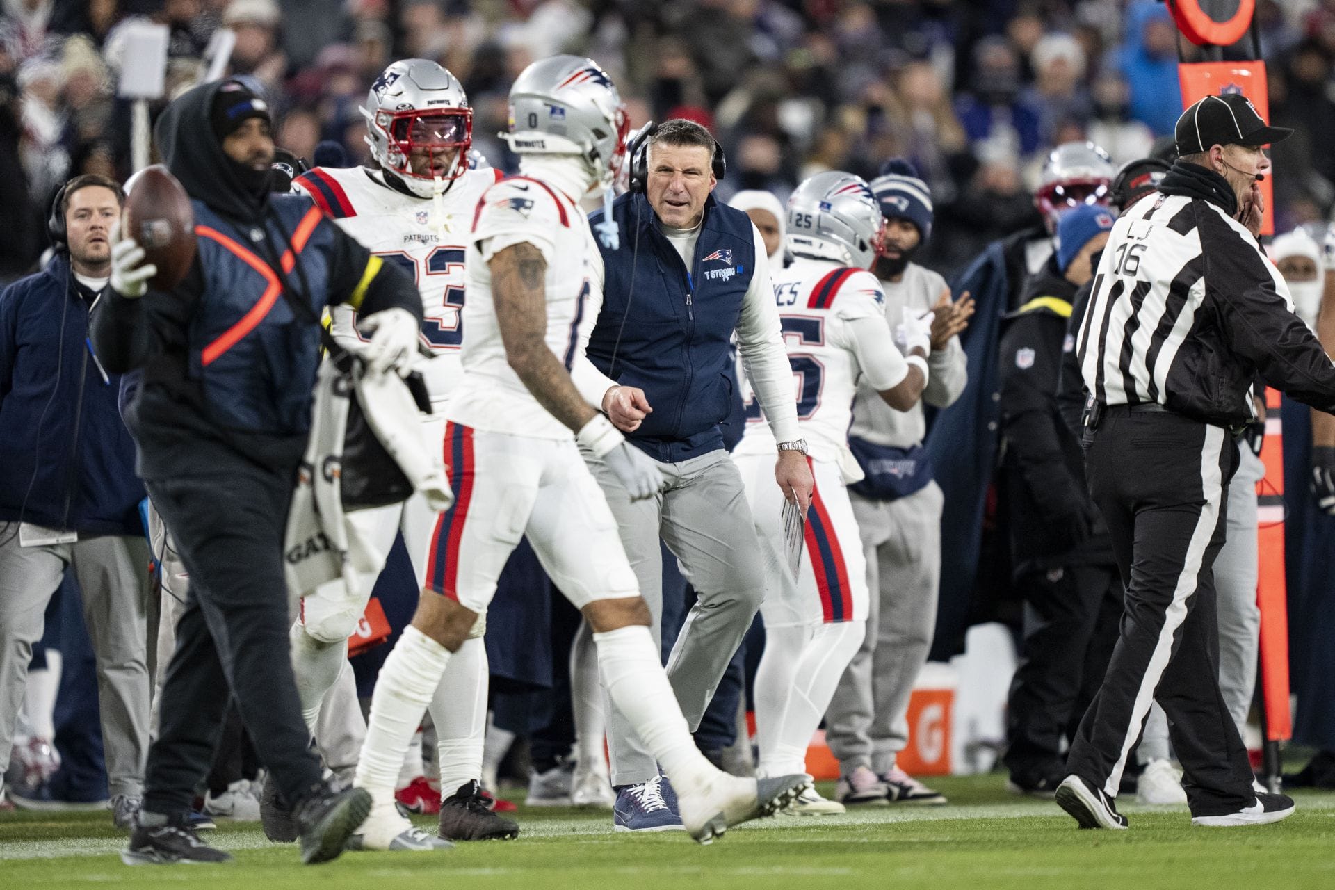 "Just don’t take marital advice from him": NFL fans rip Christian Gonzalez for backing Mike Vrabel in Dianna Russini cheating scandal