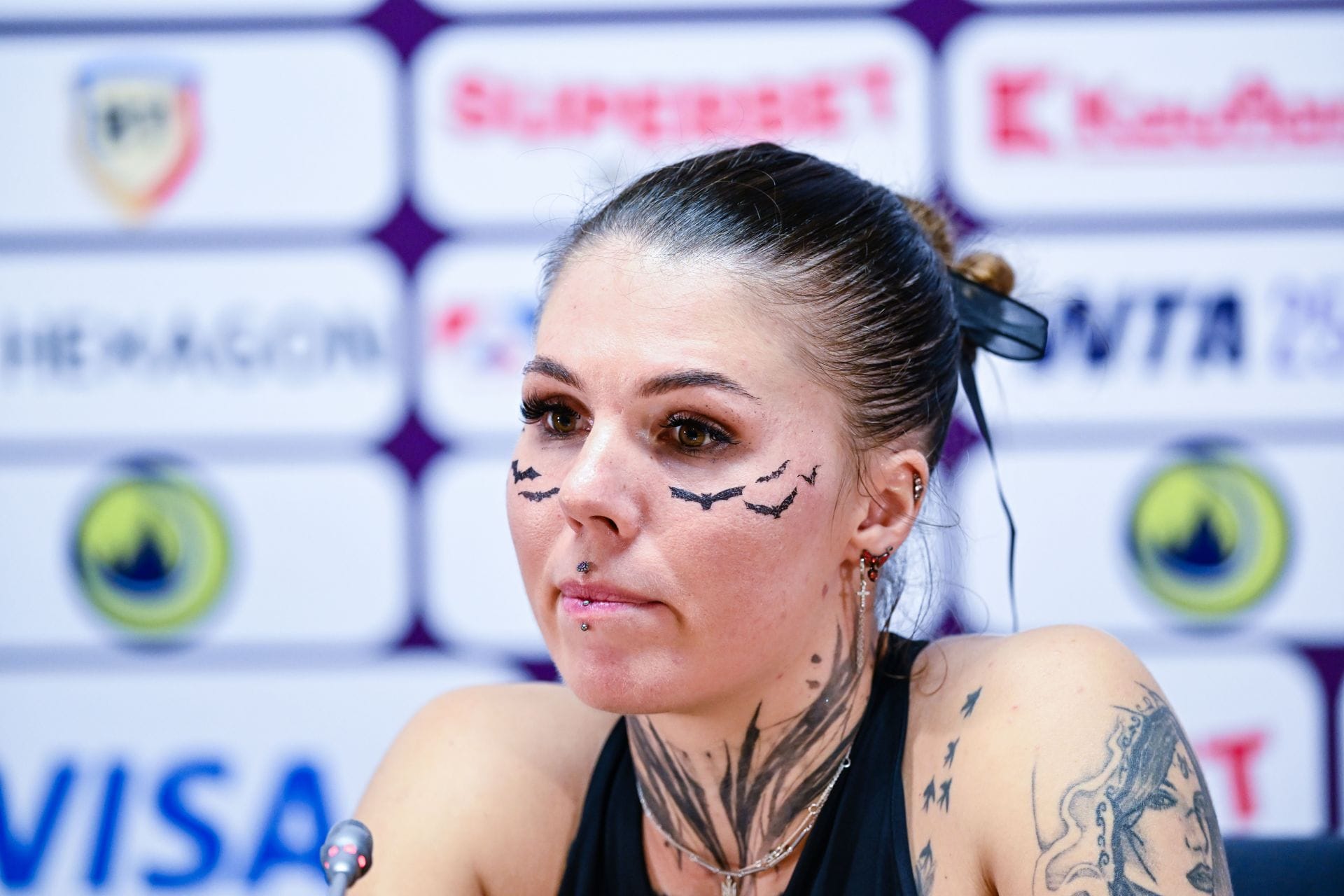 "I'm suffering": Ukraine's Oliynykova throws pro-Russia accusations against French Open opponent Diana Shnaider