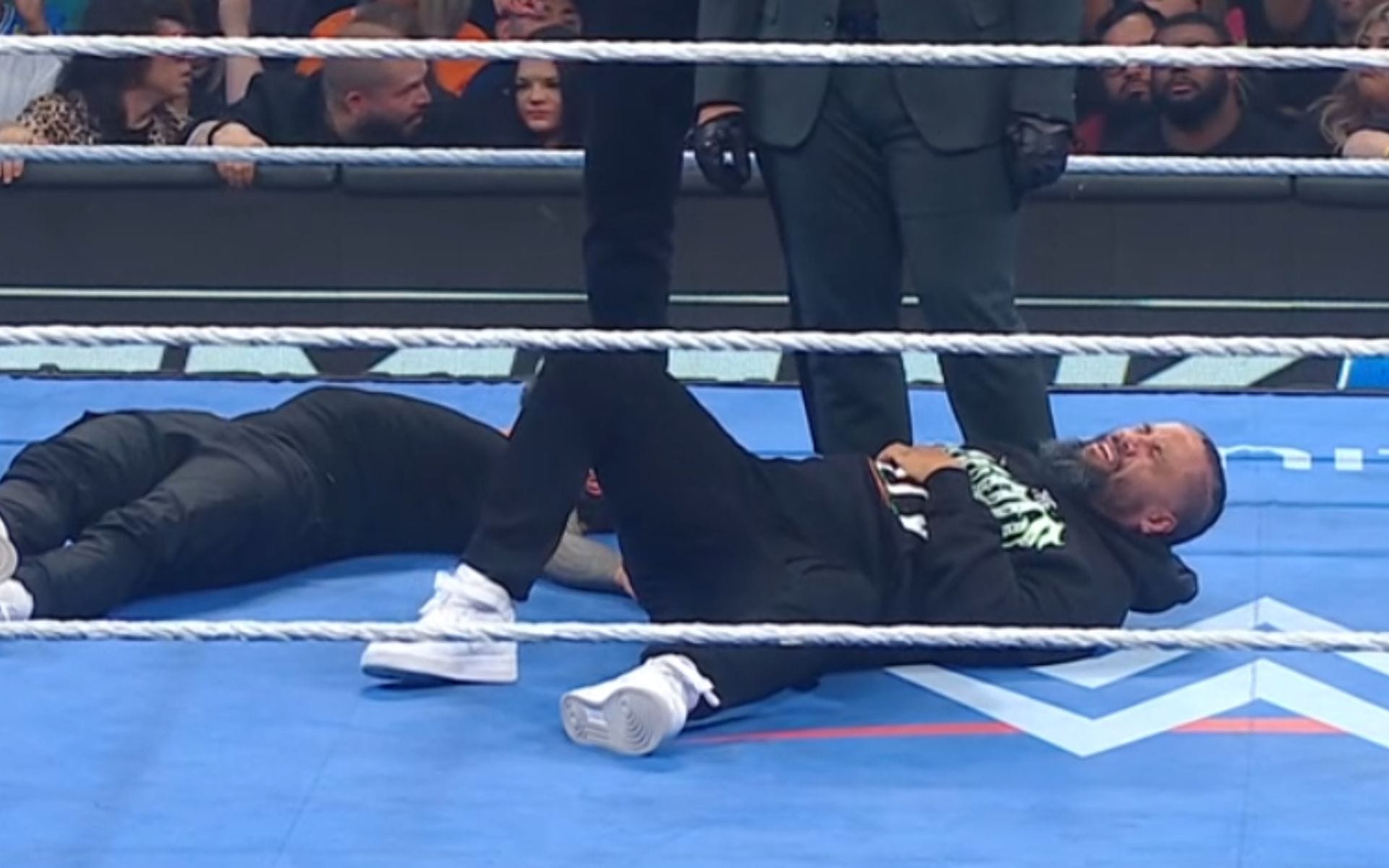 "Not my Tribal Chief" - Huge message sent to Roman Reigns as The Usos are destroyed on SmackDown