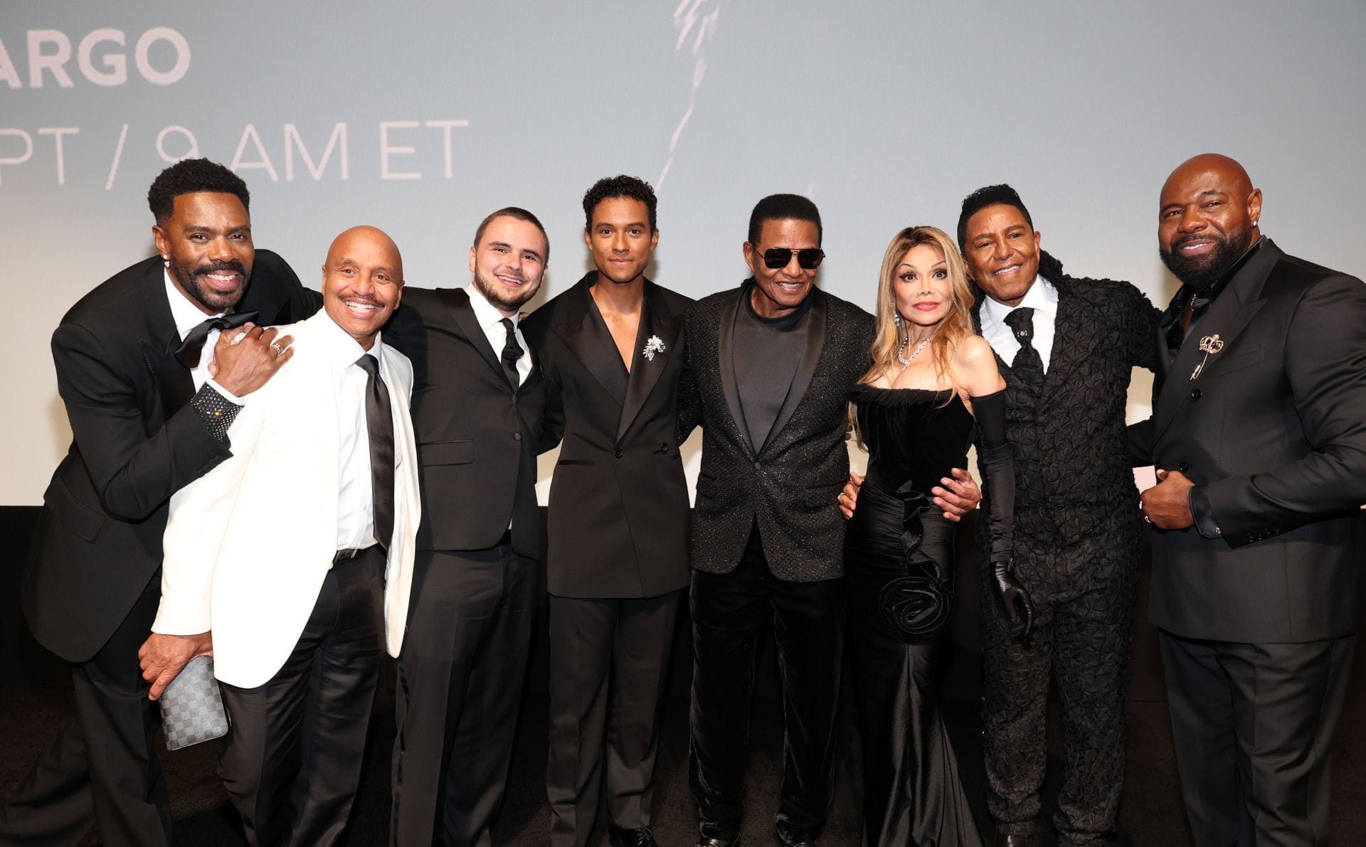Colman Domingo, Marlon Jackson, Prince Jackson, Jaafar Jackson, Jackie Jackson, La Toya Jackson, Jermaine Jackson e Antoine Fuqua são vistos no palco durante o Lionsgate's "Miguel" Estreia em Los Angeles no Dolby Theatre em 20 de abril de 2026 em Los Angeles, Califórnia. (Fonte: Getty)