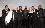 Colman Domingo, Marlon Jackson, Prince Jackson, Jaafar Jackson, Jackie Jackson, La Toya Jackson, Jermaine Jackson e Antoine Fuqua são vistos no palco durante o Lionsgate's "Miguel" Estreia em Los Angeles no Dolby Theatre em 20 de abril de 2026 em Los Angeles, Califórnia. (Fonte: Getty)