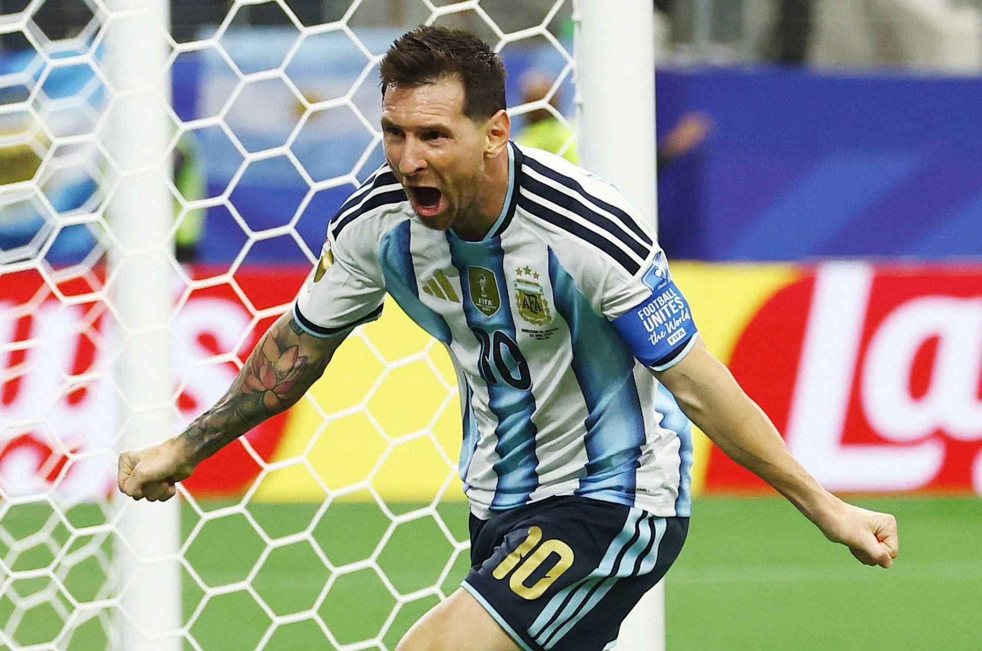 Cowboys insider urges Jerry Jones to sign Lionel Messi as soccer legend leads Argentina to FIFA WC KO stage with 2 goals vs. Austria