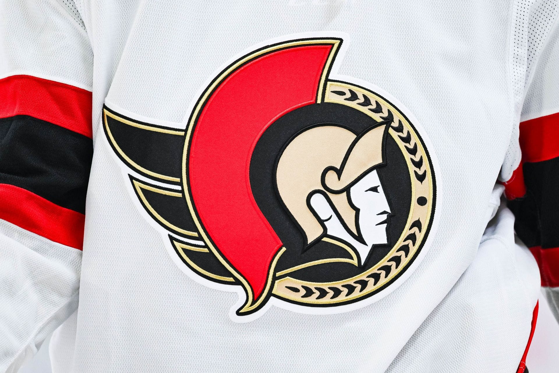 Amid Jason Robertson trade rumors, Senators insider links team to $42M Ducks star 