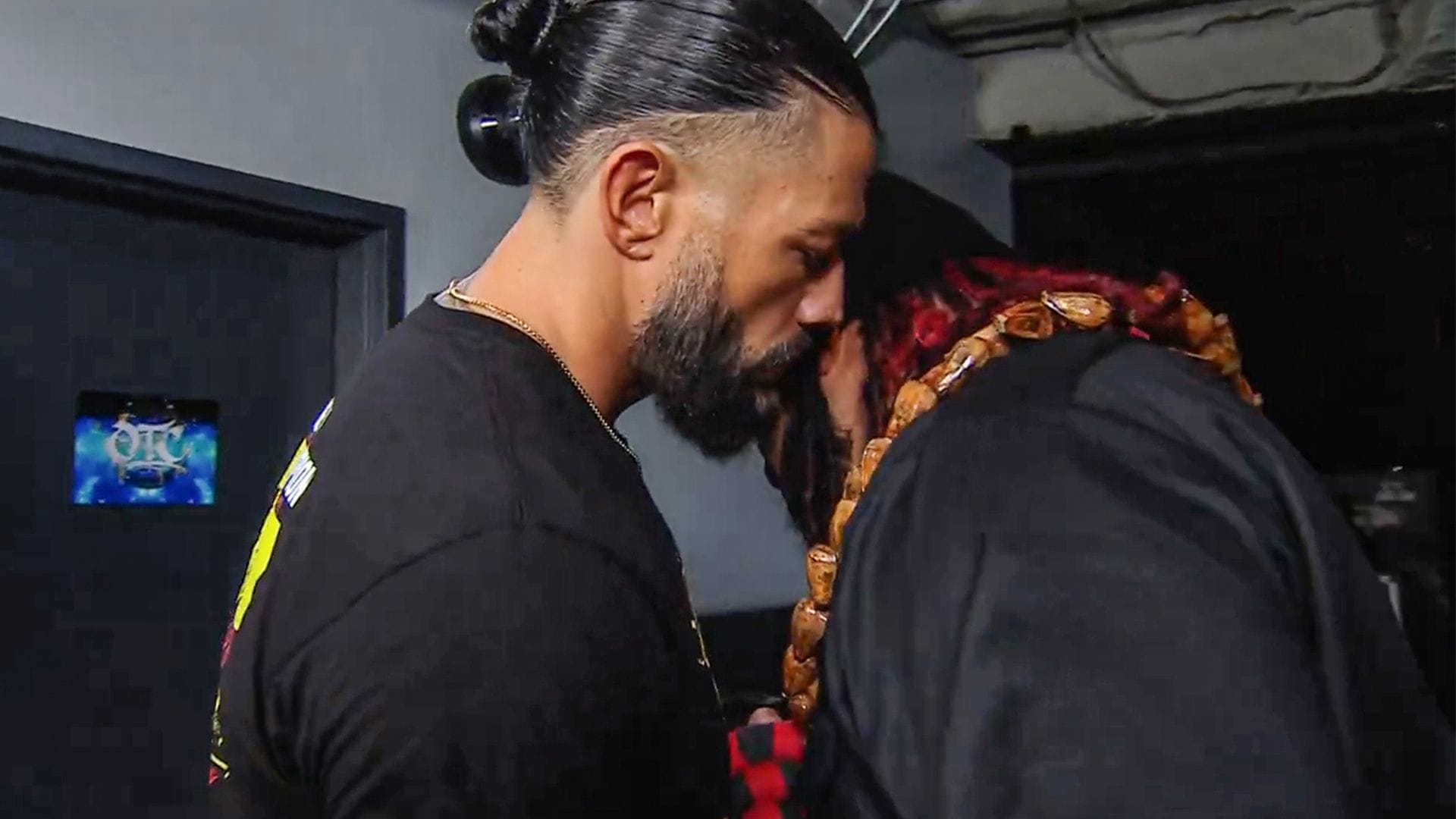 5 WWE Theories about what Roman Reigns whispered in Jacob Fatu’s ear