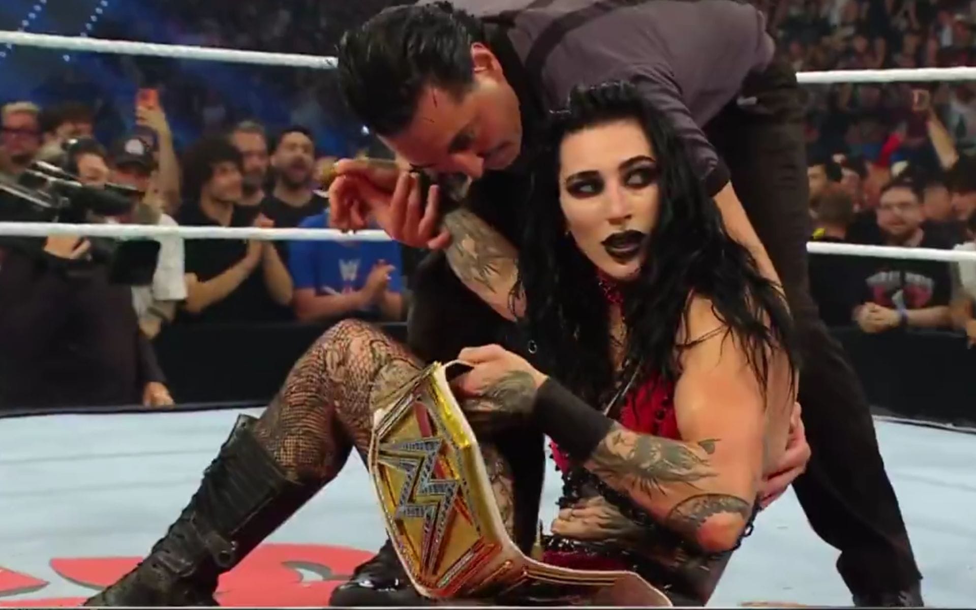 [WATCH] Embarrassing botch during Rhea Ripley's match at WWE Clash in Italy 2026