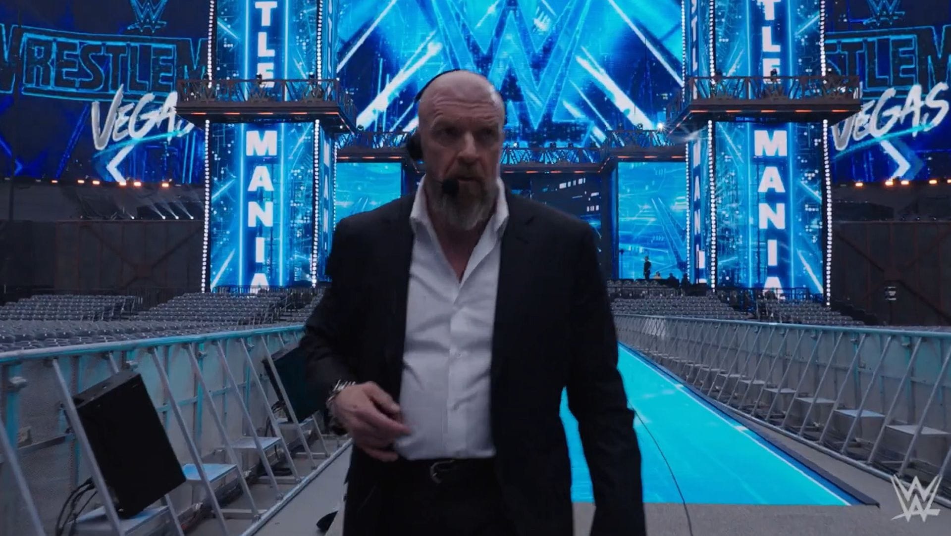 4 Clear signs Triple H has given up on 43-year-old WWE star