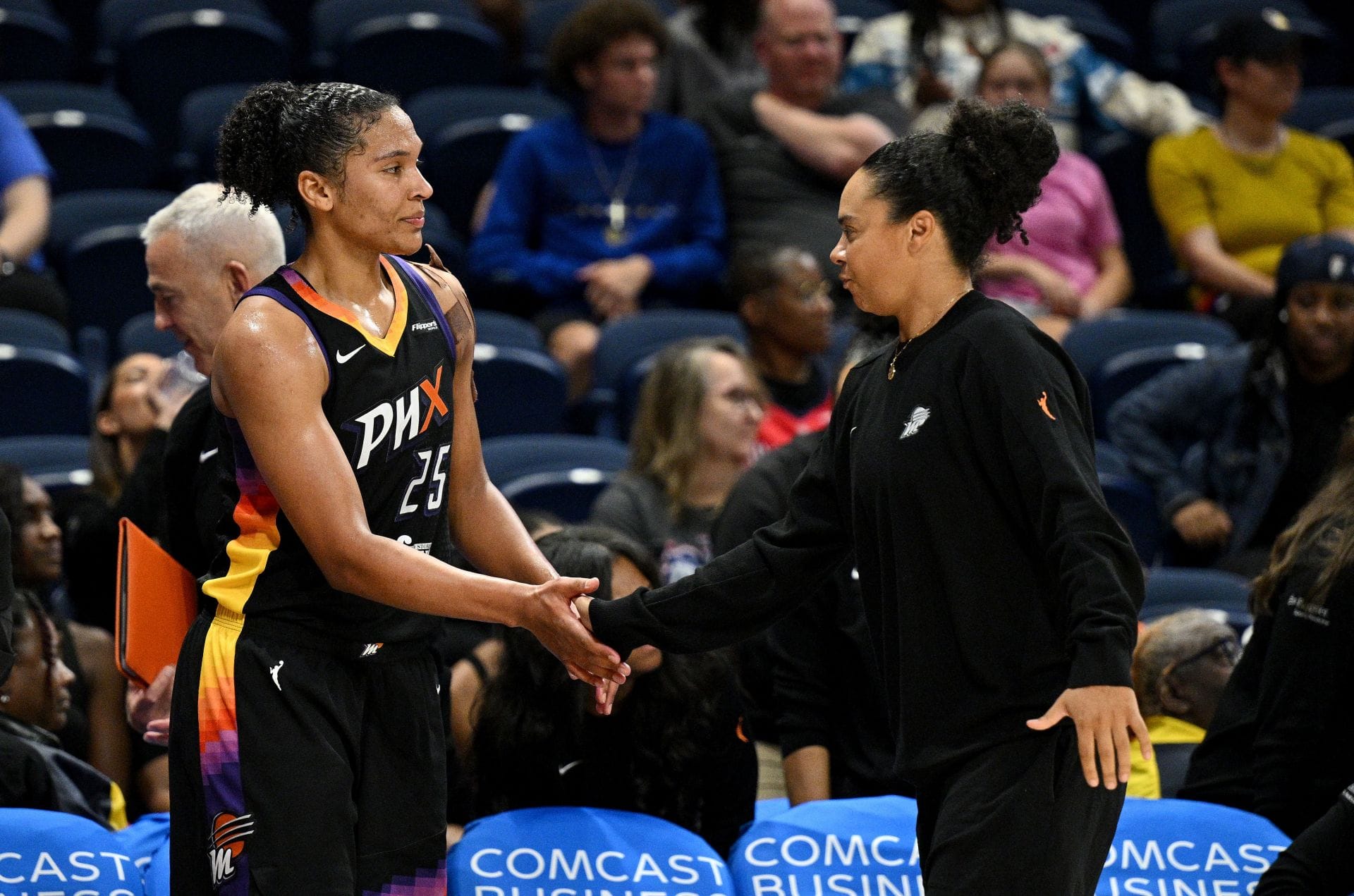 "She should be charged with HATE CRIMES and ASSAULT" - WNBA Fans Erupt as Mercury Coach Boldly Defends Alyssa Thomas With Michelle Obama Quote