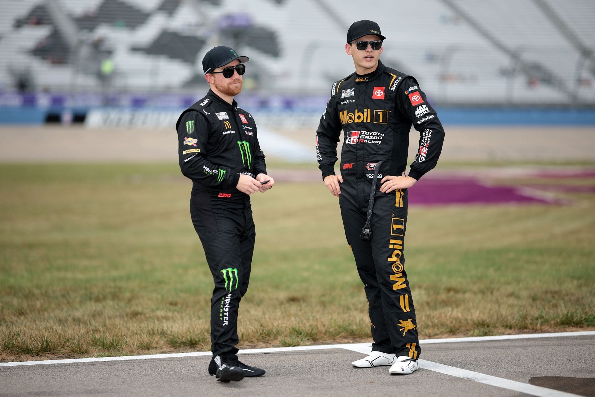 Tyler Reddick (R) e Corey Heim da 23XI Racing em Nashville. Fonte: Getty