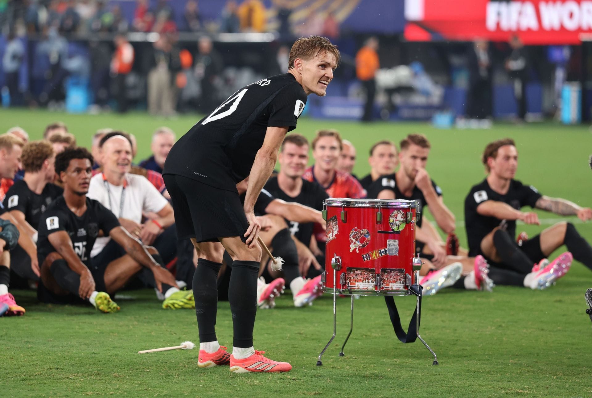 Odegaard liderando a linha Viking - Fonte: Getty