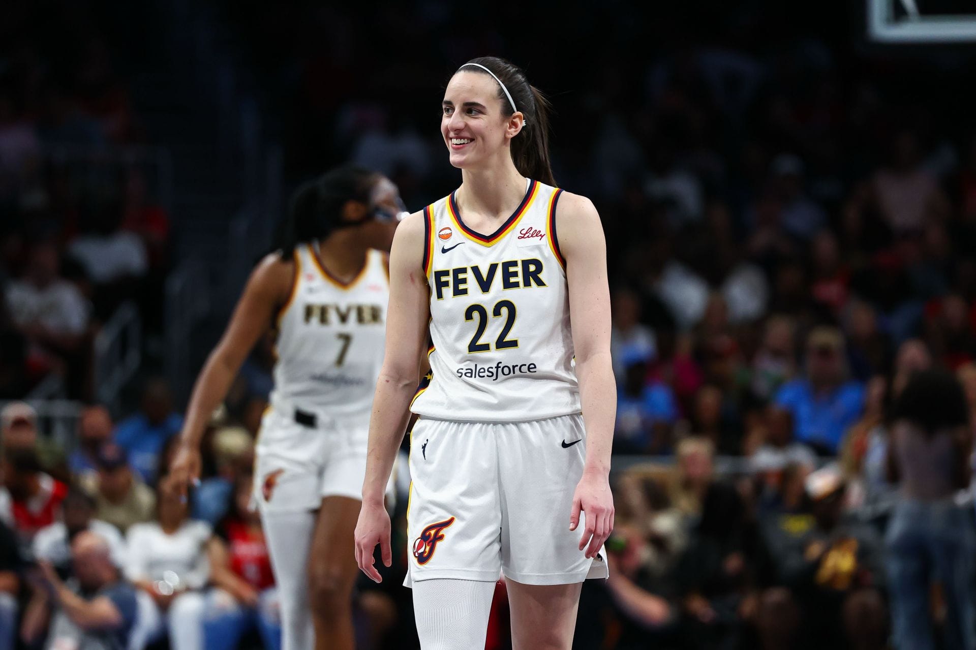 "Diana Taurasi was a Bigger Menace and Diva": Caitlin Clark Fans Rip Journalist For "Singling Out" Fever Star After Her Latest Jab Over Technical Foul