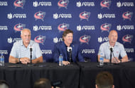 Mike Babcock (C) addresses a press conference - Source: Imagn
