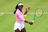 Victoria Mboko durante uma sessão de treinos antes do Queen's Club Championships de 2026 (Fonte: Getty)