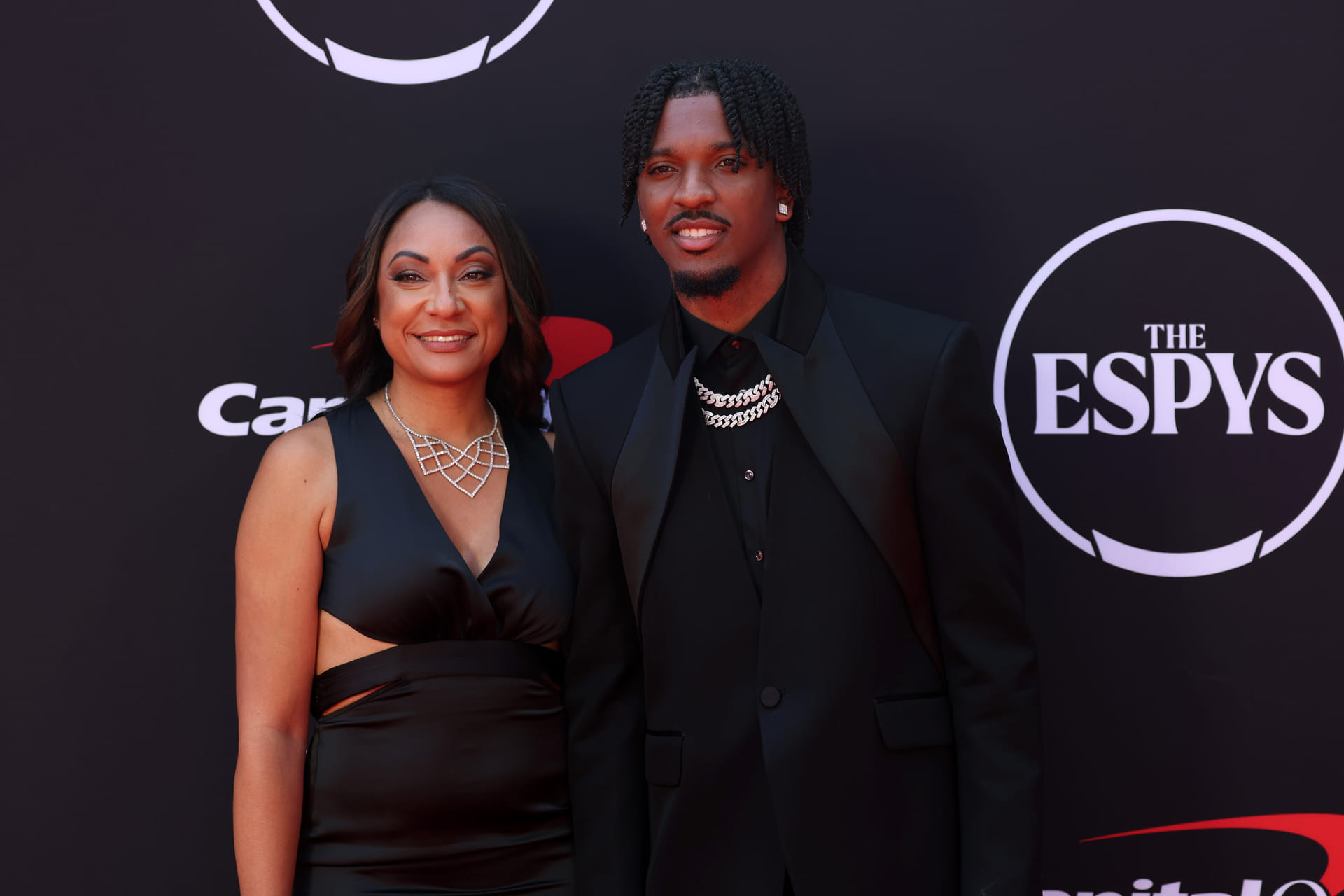 "She really got him on a leash," "Why TF is she there?": NFL fans call out Jayden Daniels' mom Regina for going to FIFA World Cup game with her son