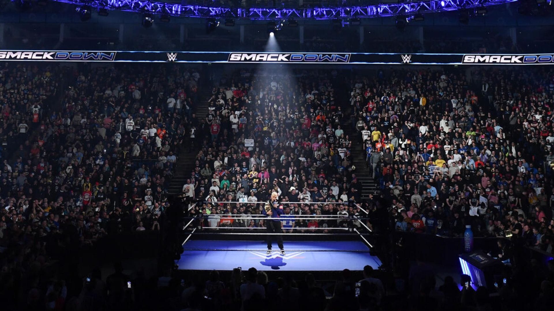 WWE Superstar gets into a fan altercation after a humiliating night