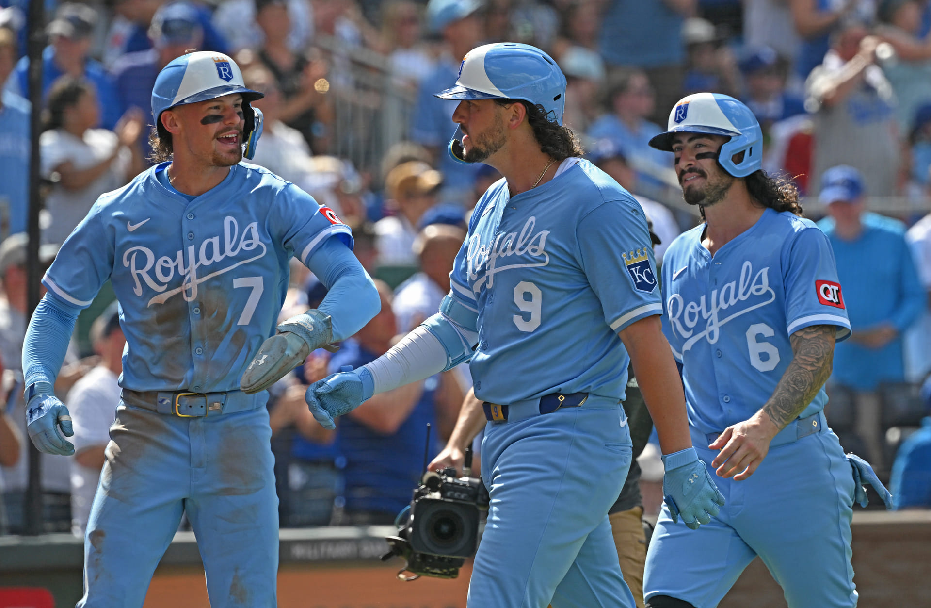 "Screaming, crying, throwing up all over again" - Royals wives, Bobby Witt Jr., Jac Caglianone & more react to Vinnie Pasquantino's major life update