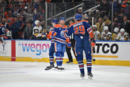 The Edmonton Oilers front office reportedly consulted Connor McDavid and Leon Draisaitl before pursuing Mike Babcock for their vacant HC role - Source: Imagn
