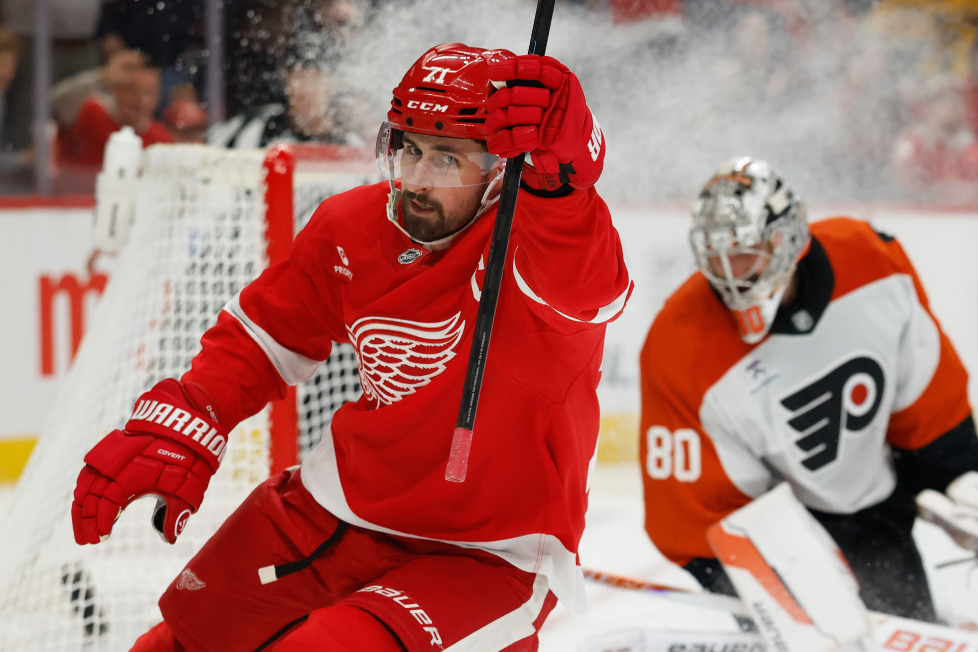 Maple Leafs analyst urges team to go all in for Dylan Larkin - "Just what they need right now"