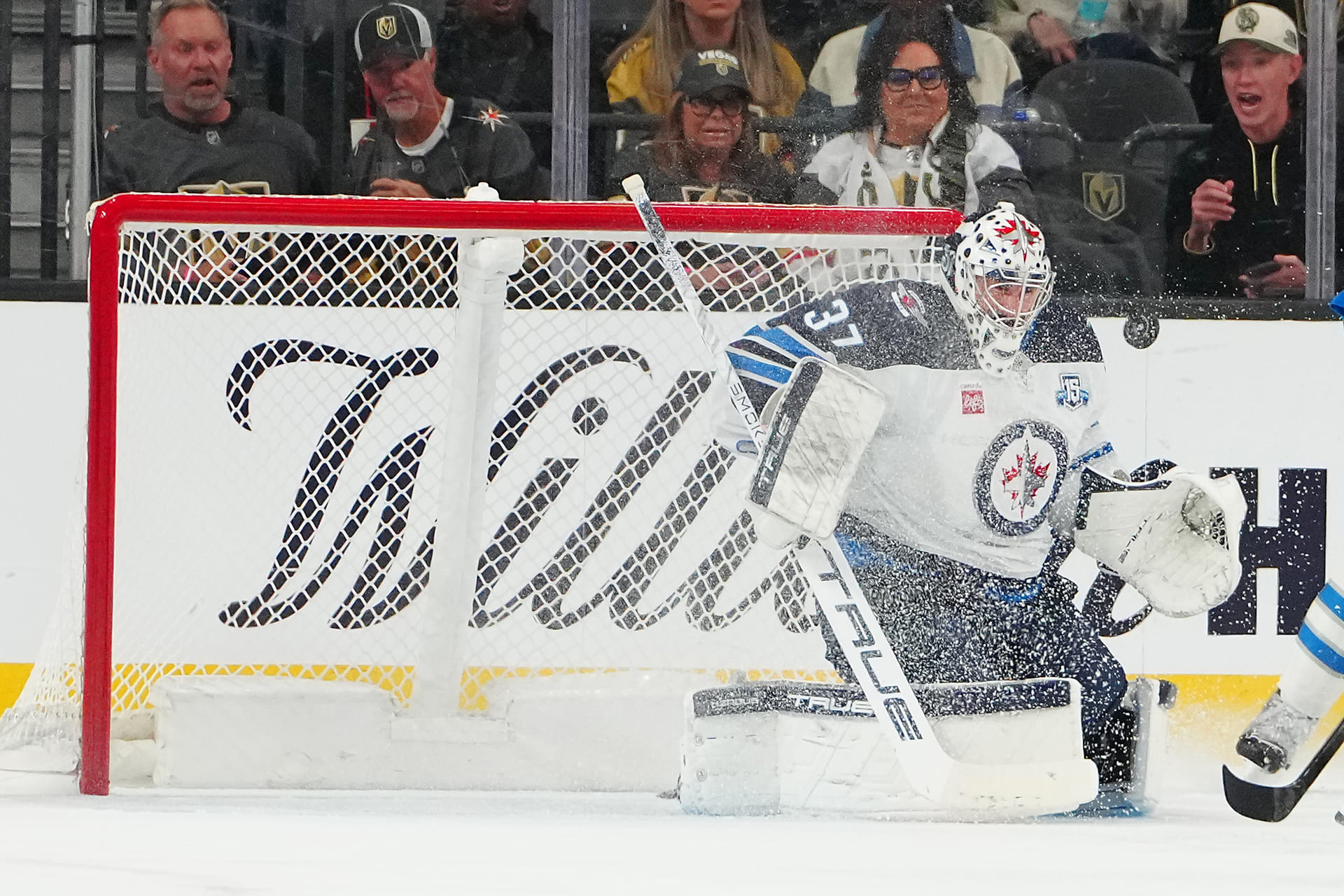 NHL rumors: Connor Hellebuyck demands trade from Jets with 2x Stanley Cup-winning team as preferred destination