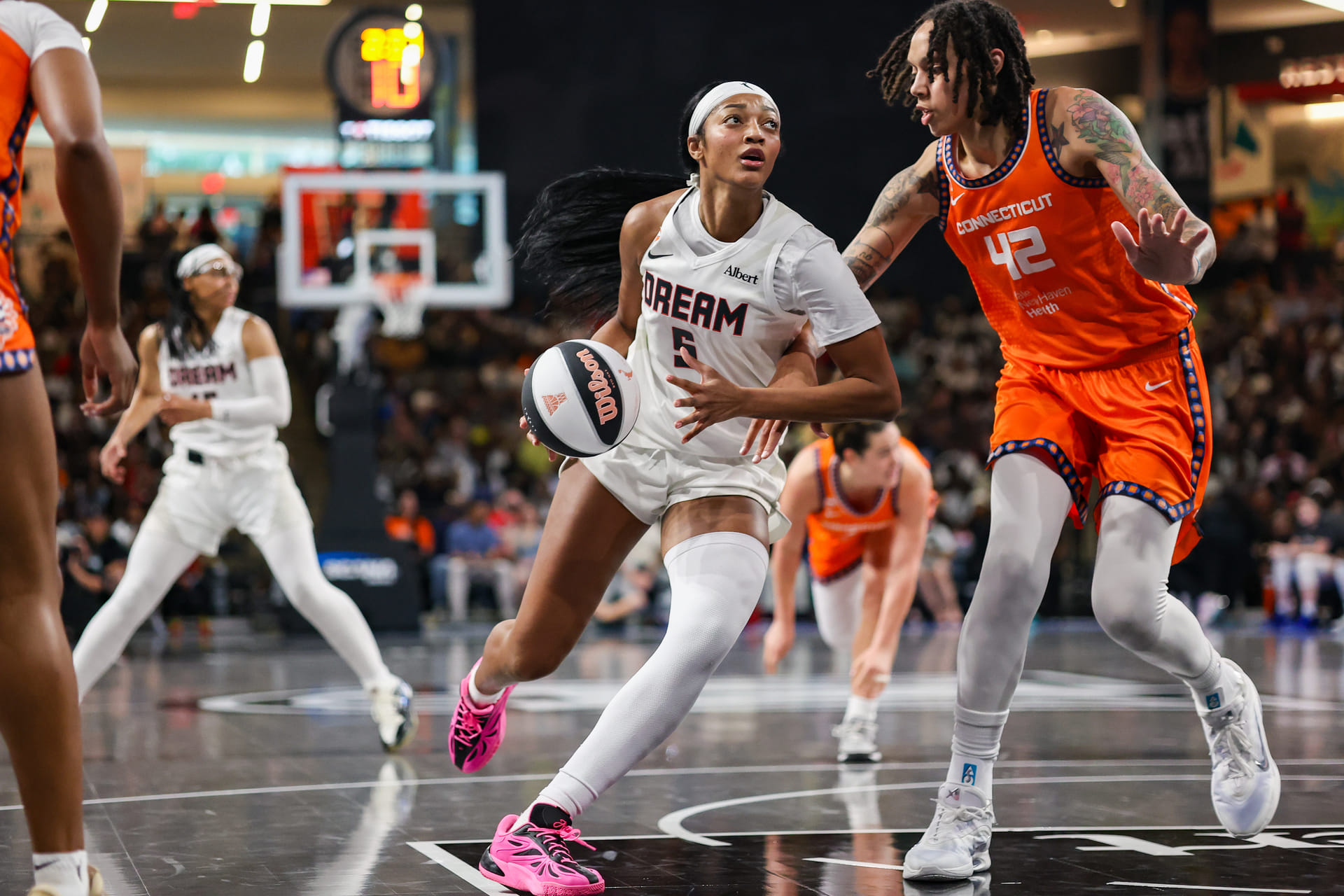 "Angel Reese Would Be a Great Actress": WNBA Fans Slam Dream Star For Selling Call That Lands Brittney Griner in Flagrant Foul Trouble 