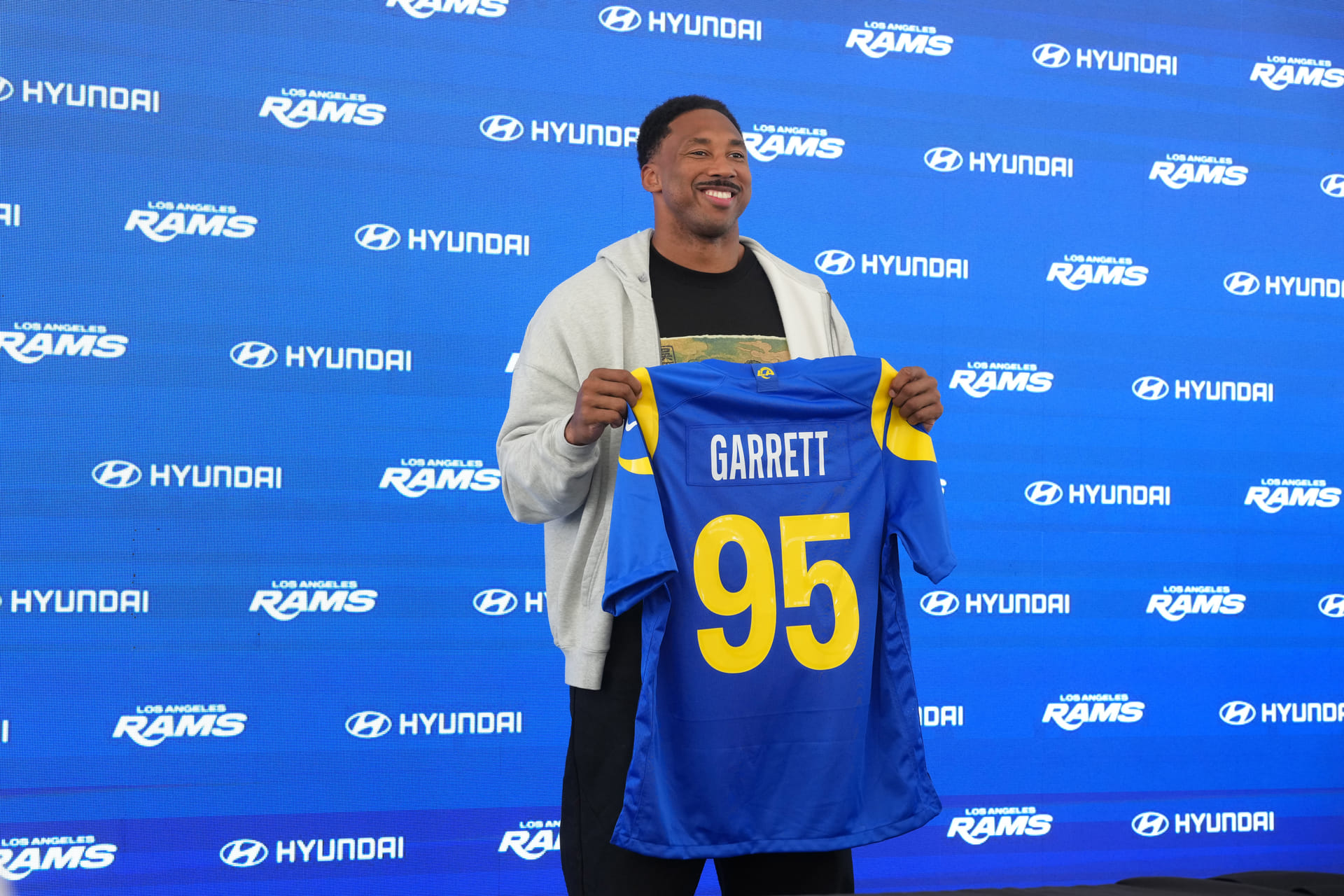 NFL: Los Angeles Rams DE Myles Garrett - Fonte: Imagn