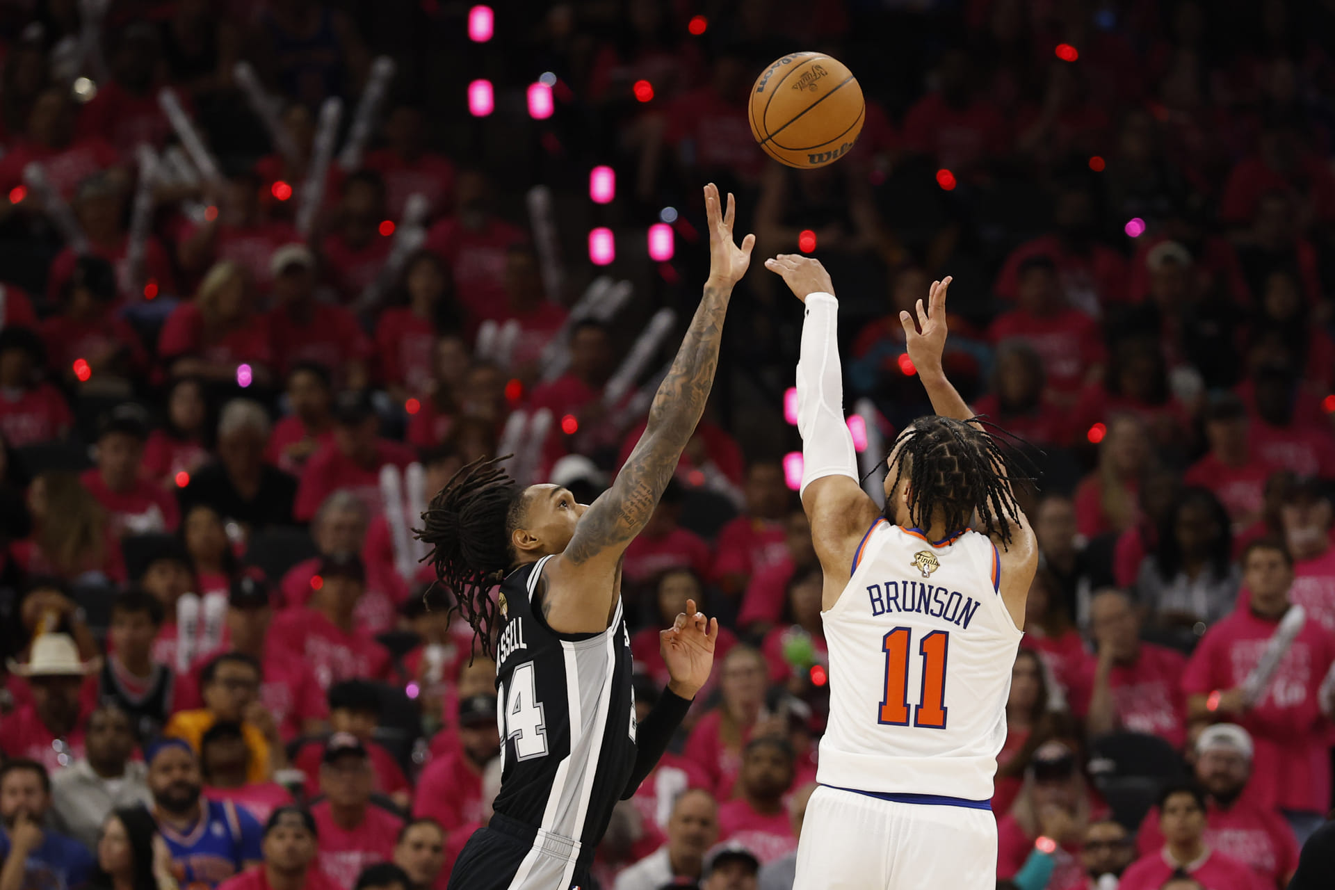 "Why does Donald Trump always have to ruin a good thing?": Top House Democrat Hakeem Jeffries Blasts President Over Knicks Finals Appearance