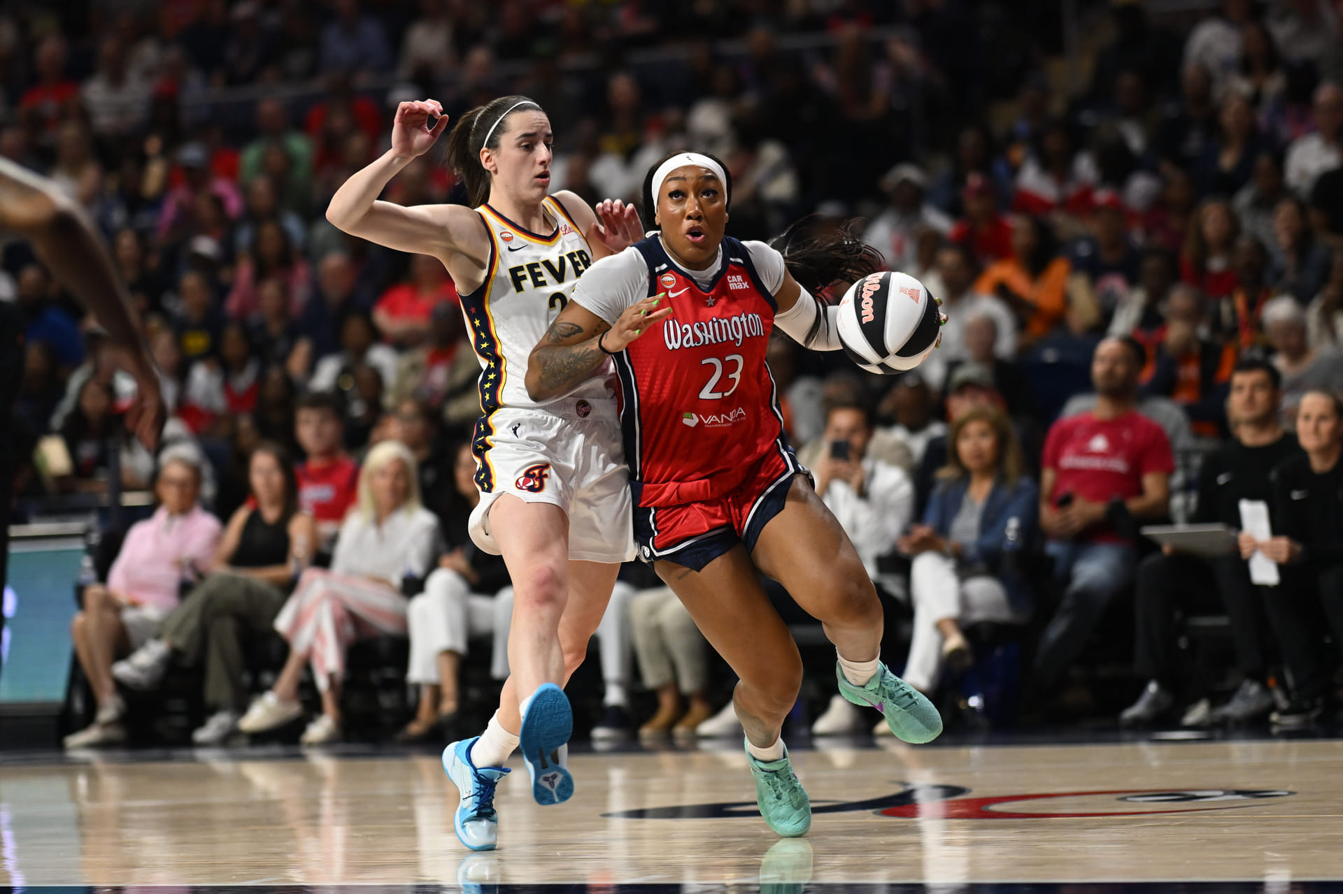 "Stephanie White is Caitlin's enemy", "Caitlin looks totally defeated" - WNBA Fans Go Ballistic As Caitlin Clark Benched Immediately After Foul Call