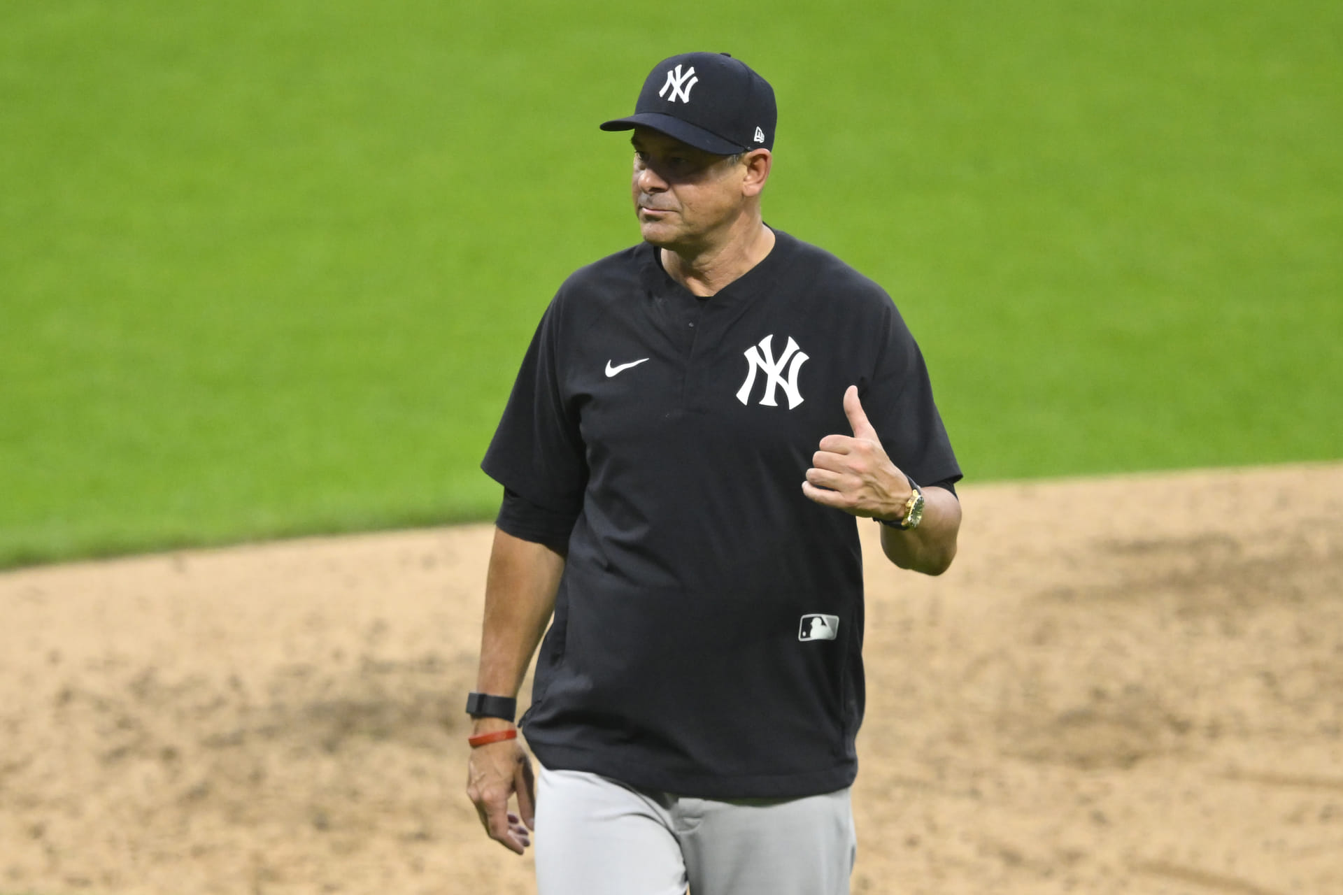 "There's some s**t you just shouldn't admit" - Fans react to Yankees skipper Aaron Boone's bold reveal about Knicks vs Spurs NBA Finals Game 5