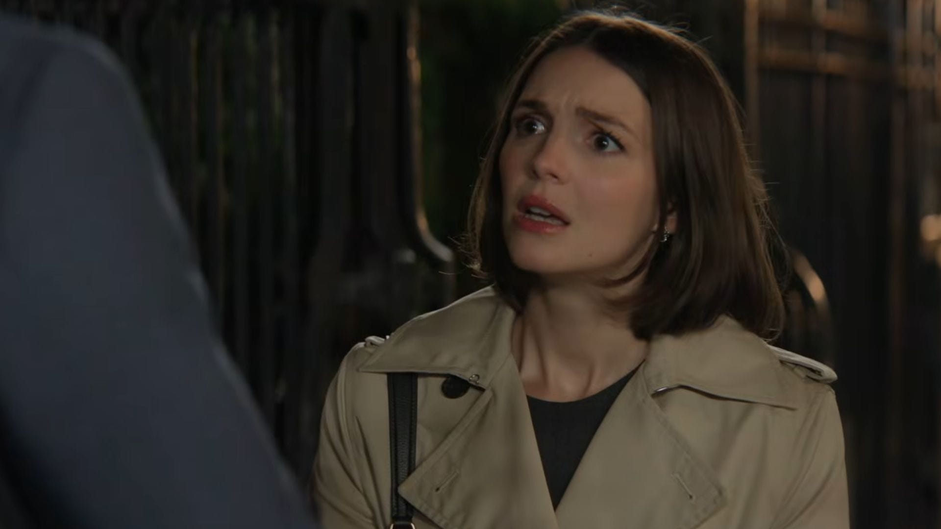 Não adequado para o trabalho, temporada 1 (imagem via YouTube/Hulu)