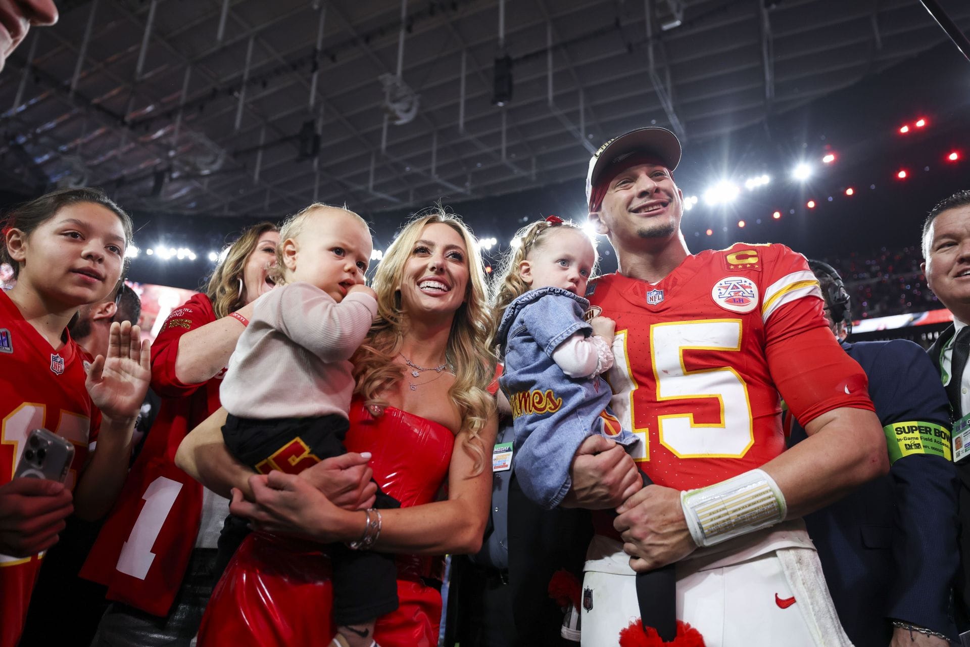 Patrick Mahomes' daughter Sterling takes cheeky jab at dad as Chiefs QB rehabs ACL injury