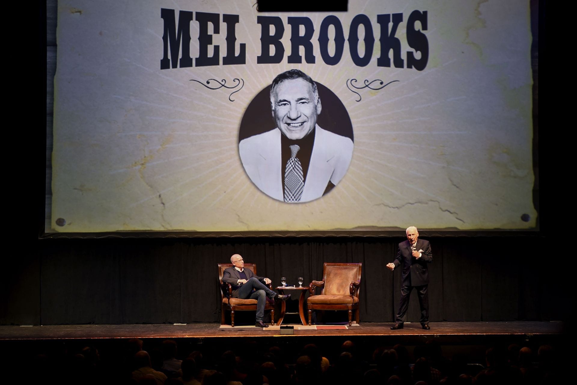 Mel Brooks conversa no palco com Kevin Salter após exibição de "Selas Flamejantes" no Santander Performing Arts Center em 20/05/2017 (Fonte: Getty(